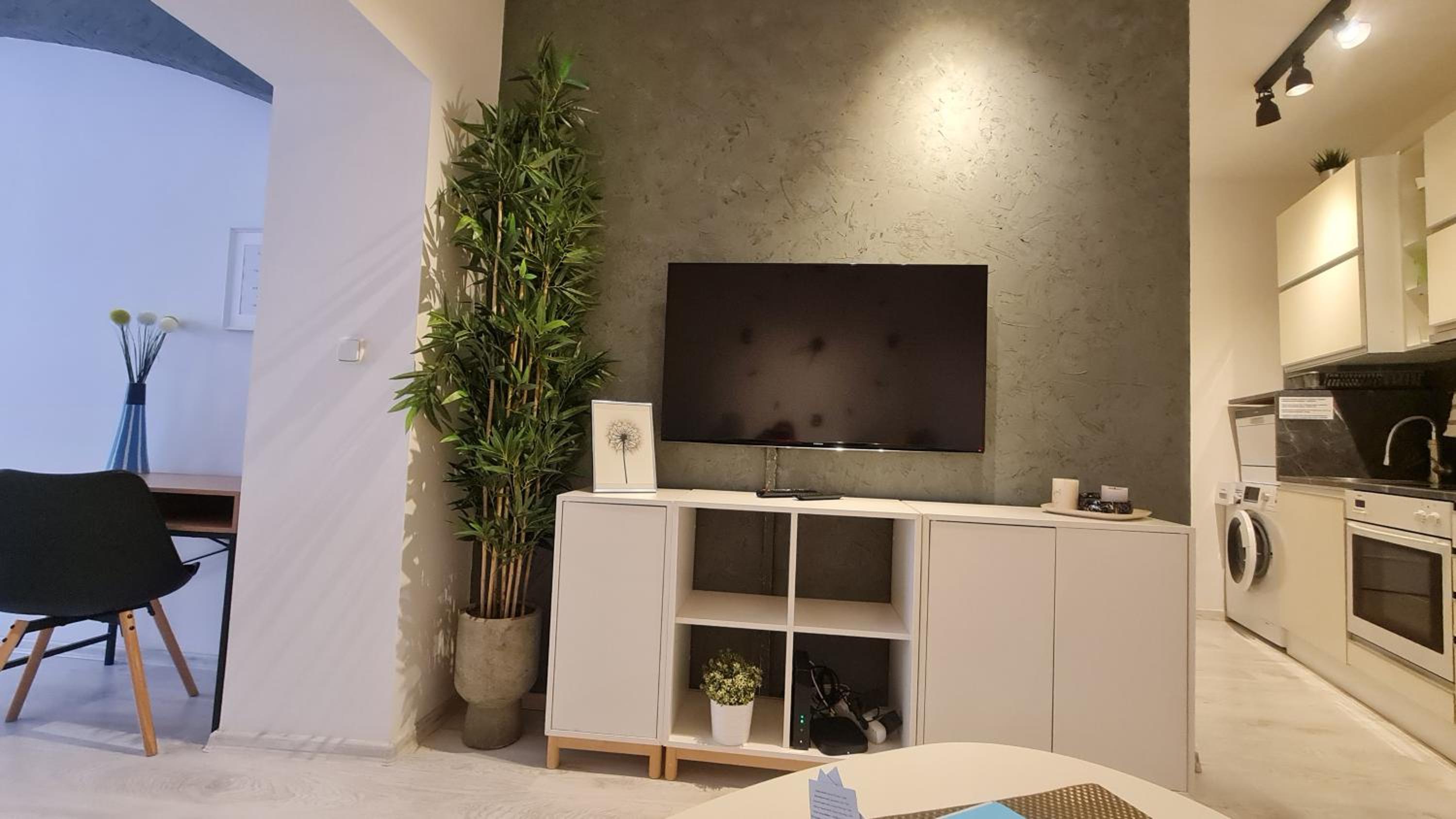 One-Bedroom Apartment thumbnail 5