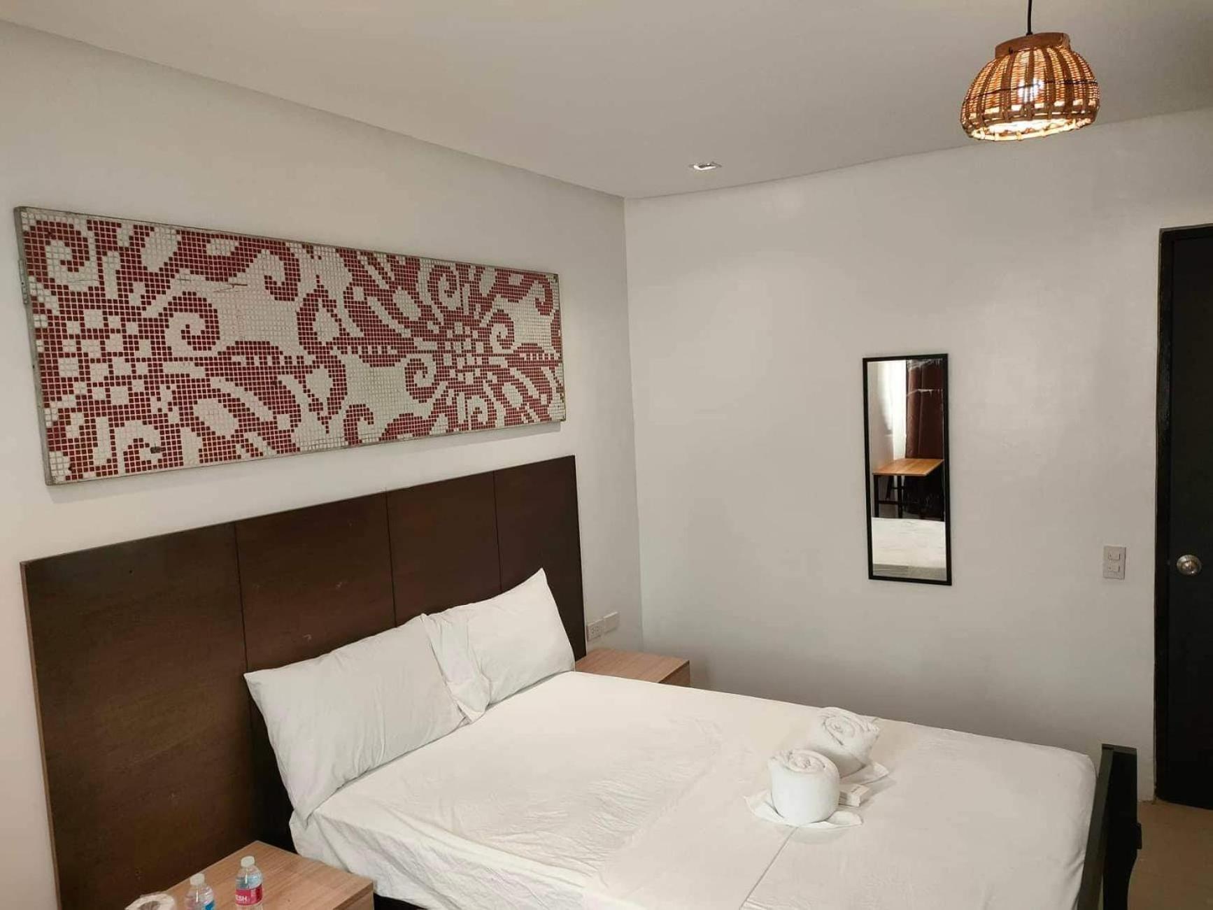 Budget Double Room - Photo 5