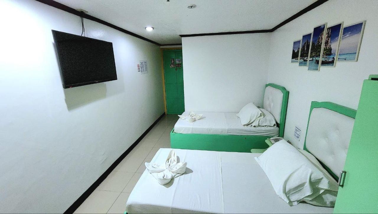 Standard Twin Room - Photo 6