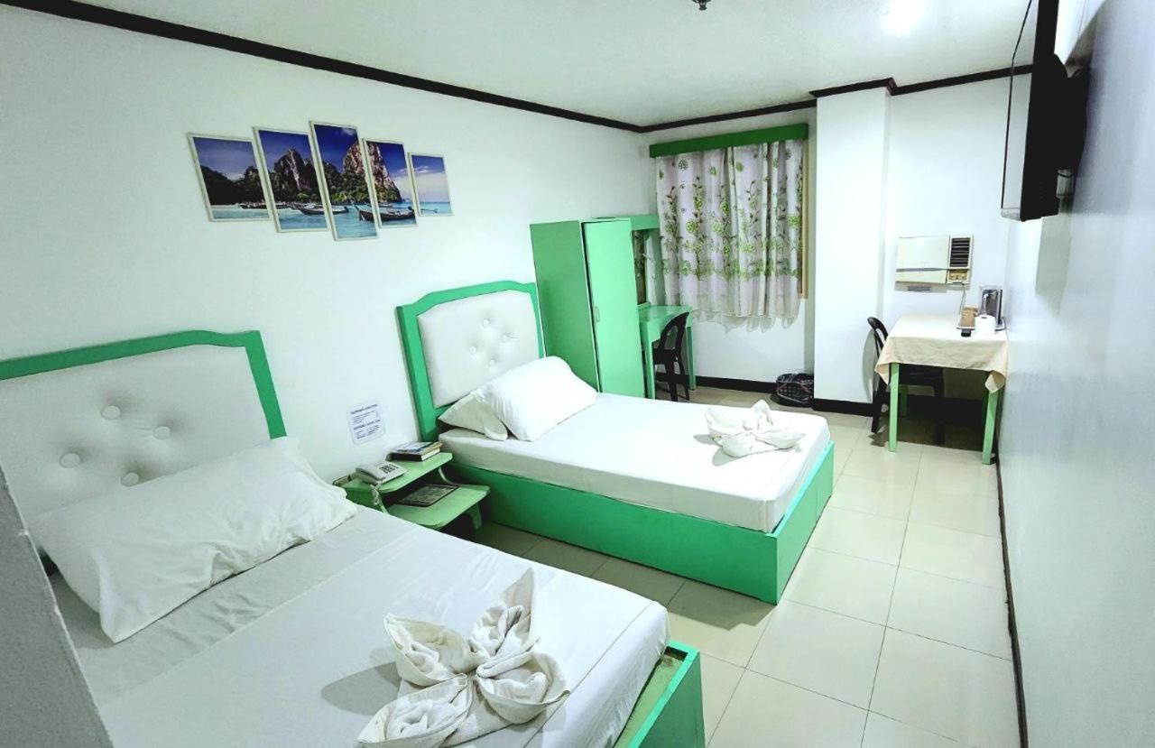 Standard Twin Room - Photo 7
