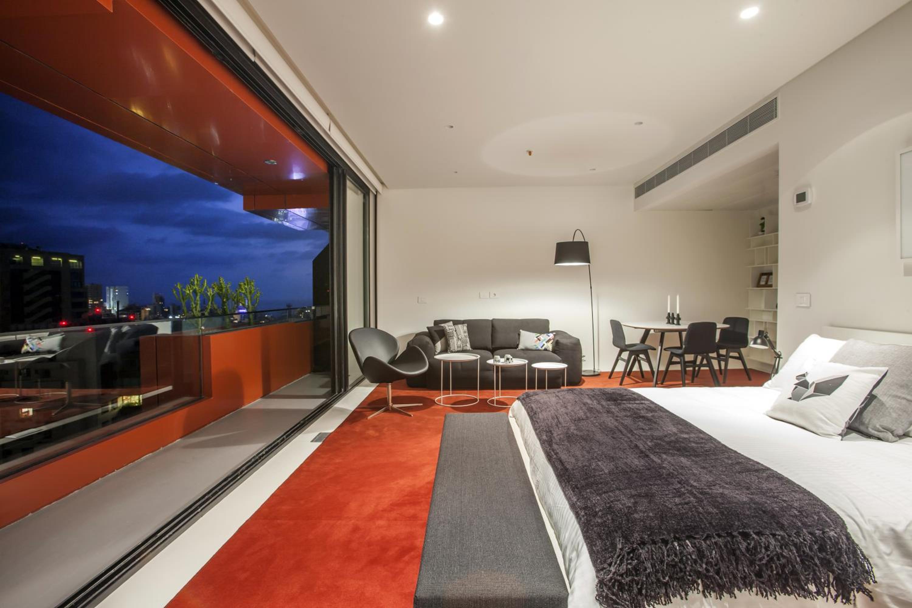 Deluxe Double Room with City View photo 1