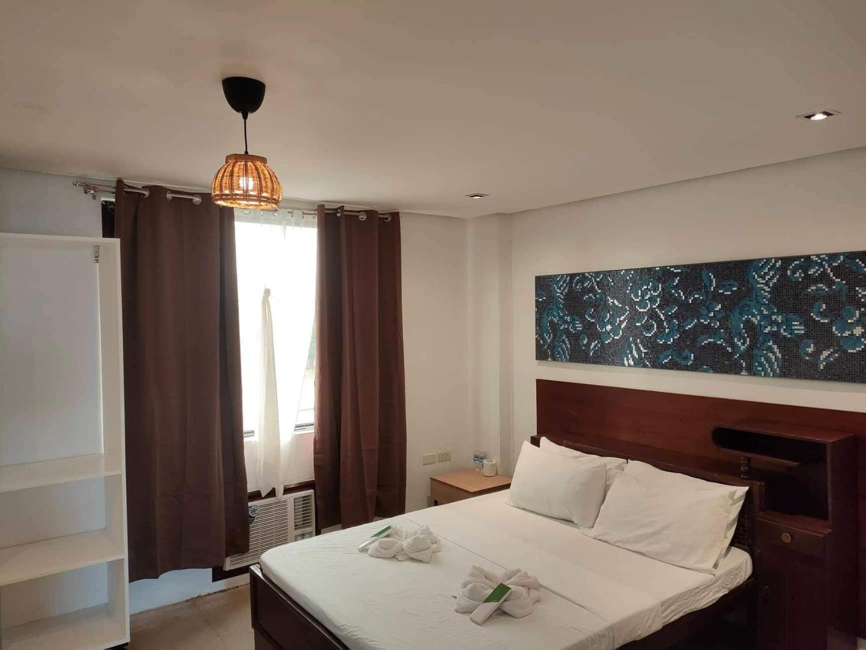 Queen Room - Photo 9