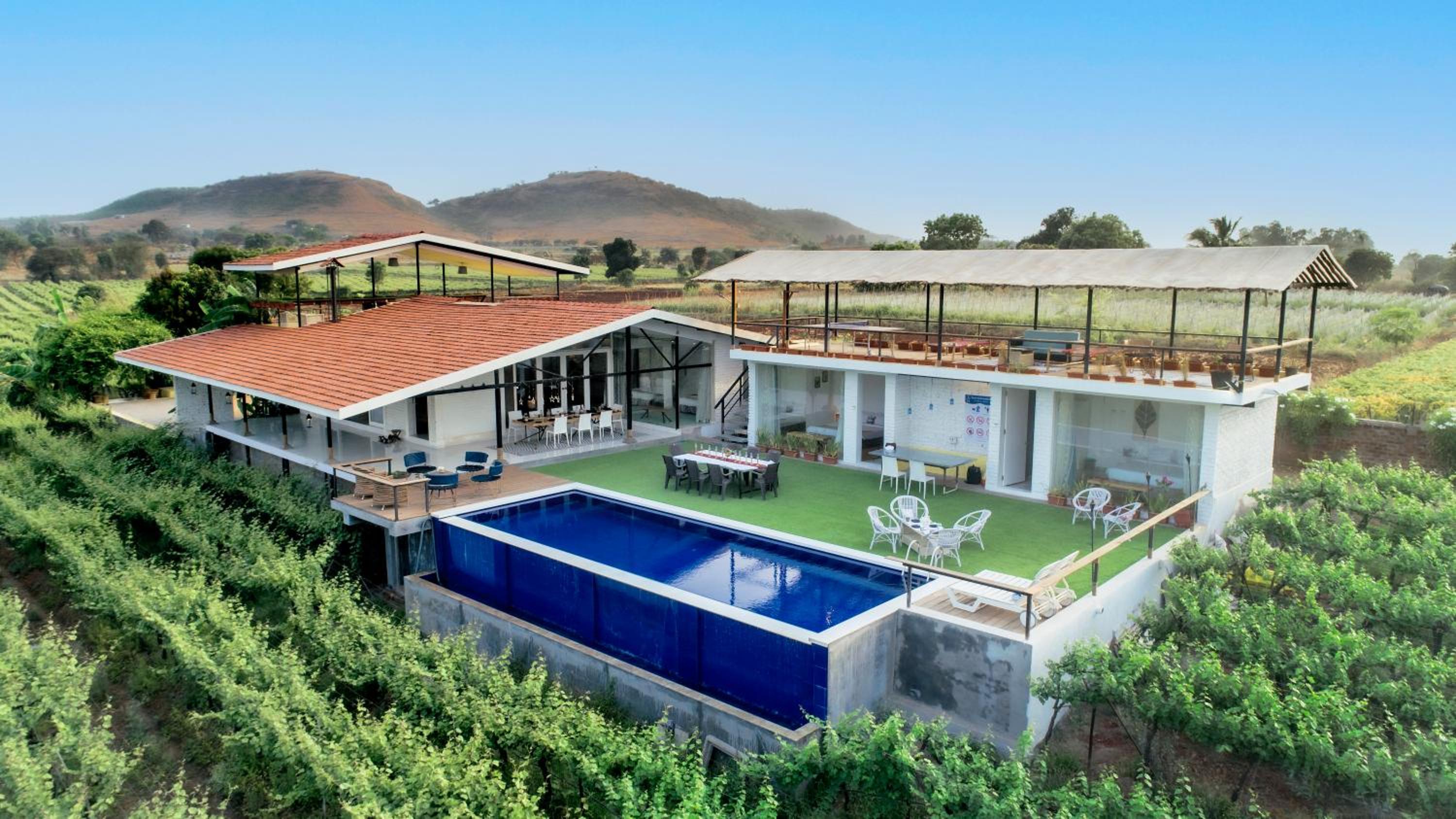 Villa - Photo 3