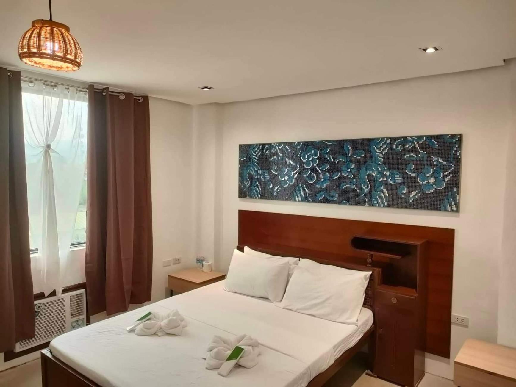 Queen Room - Photo 10