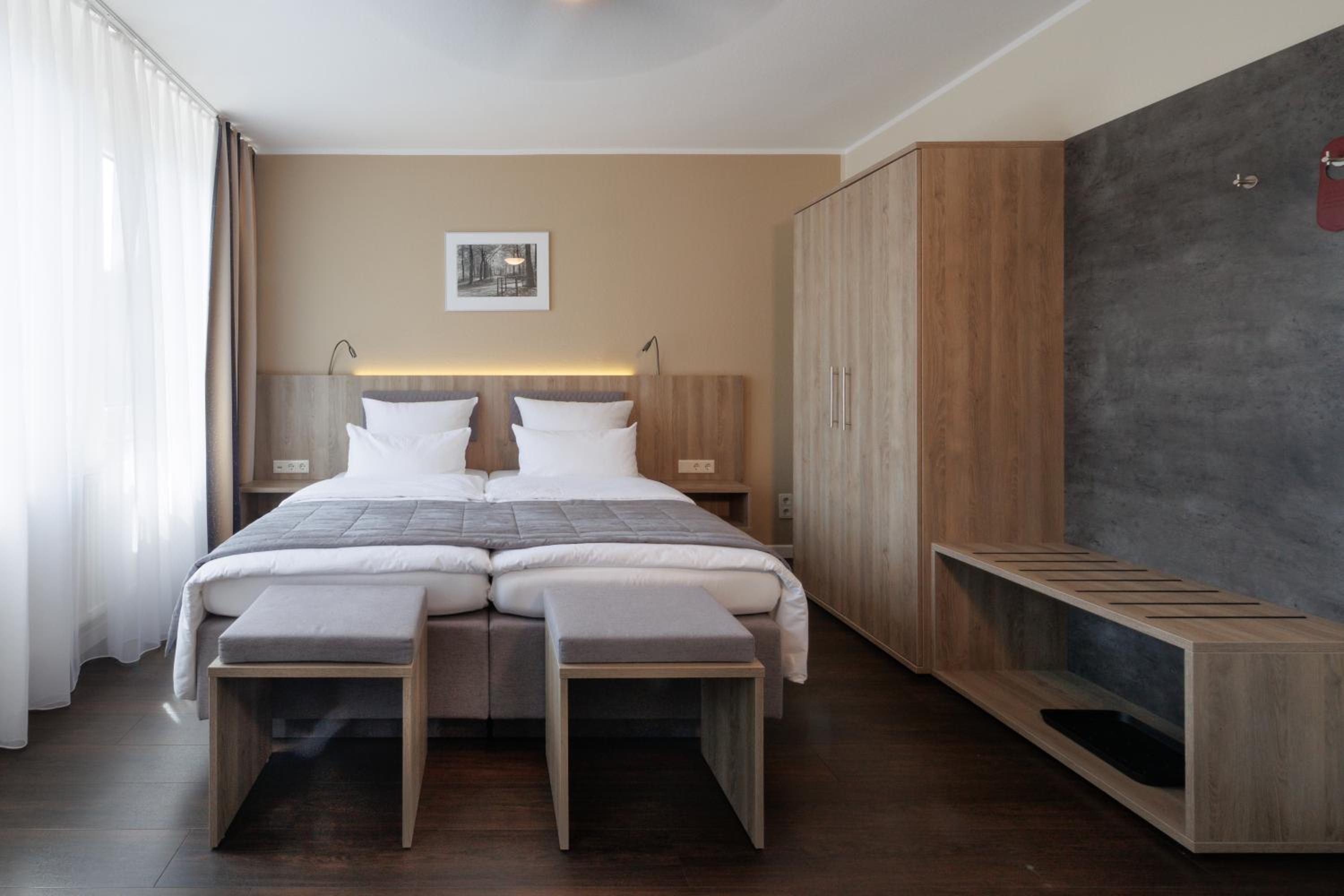 Double Room with Balcony - Photo 2