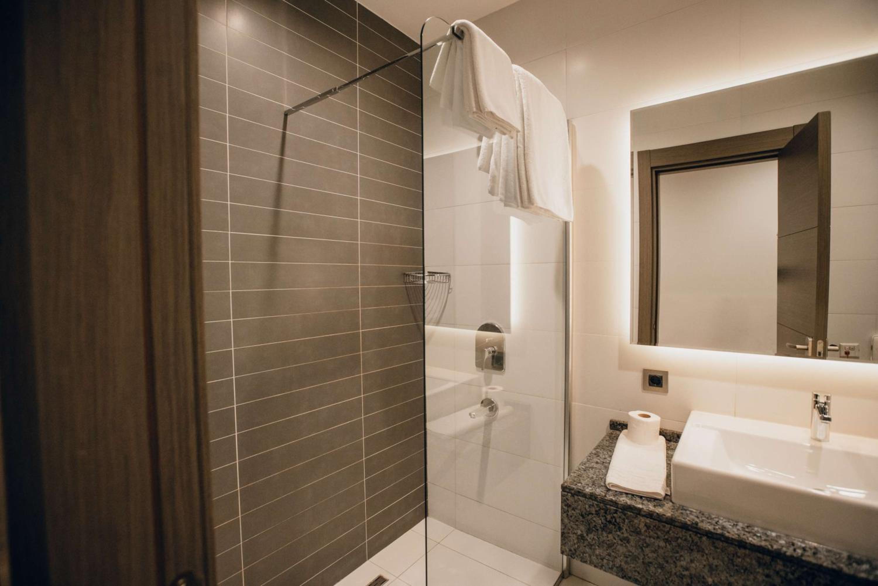 Two-Bedroom Suite photo 3