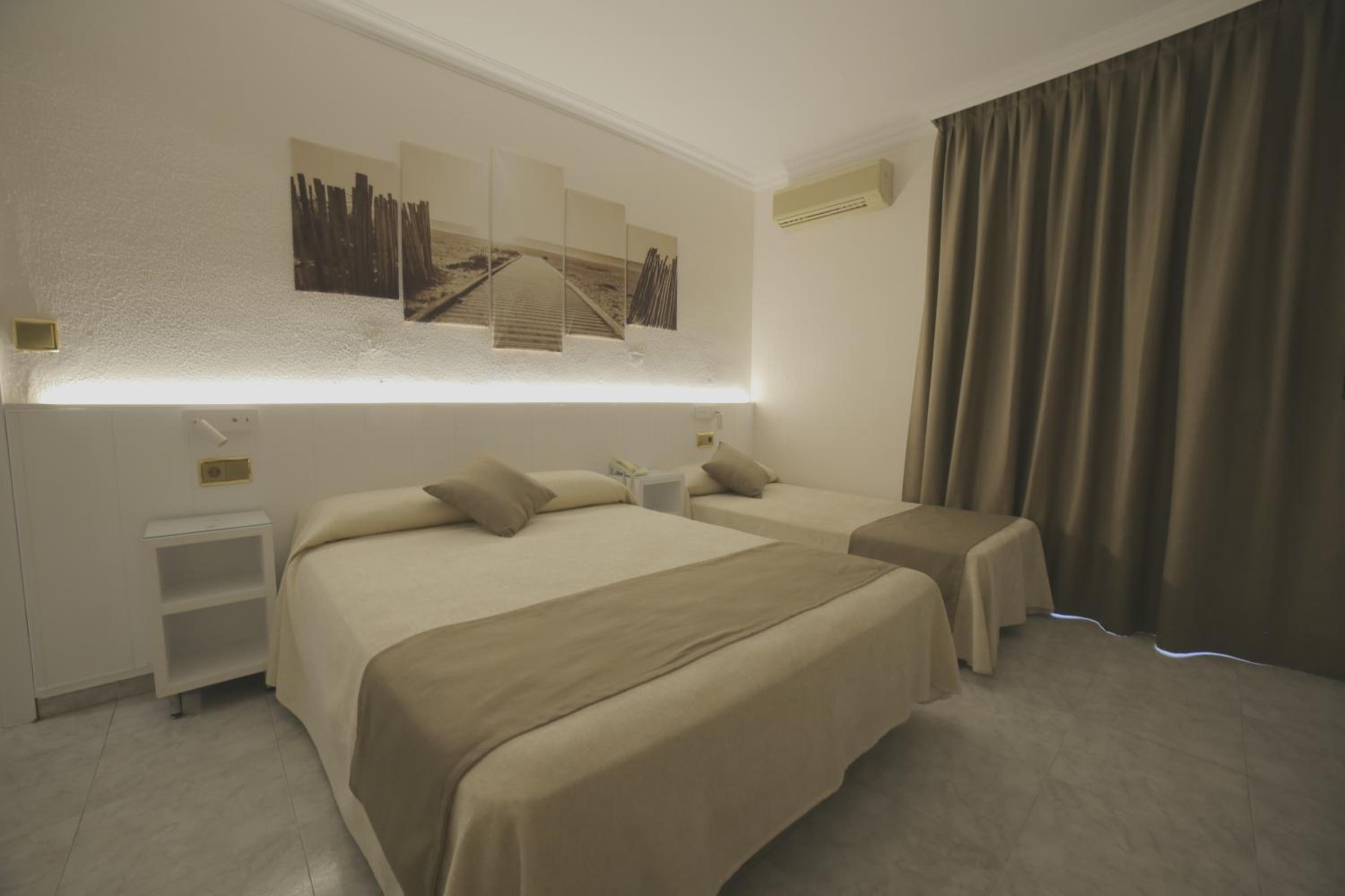 Triple Room (2 Adults + 1 Child) With Balcony