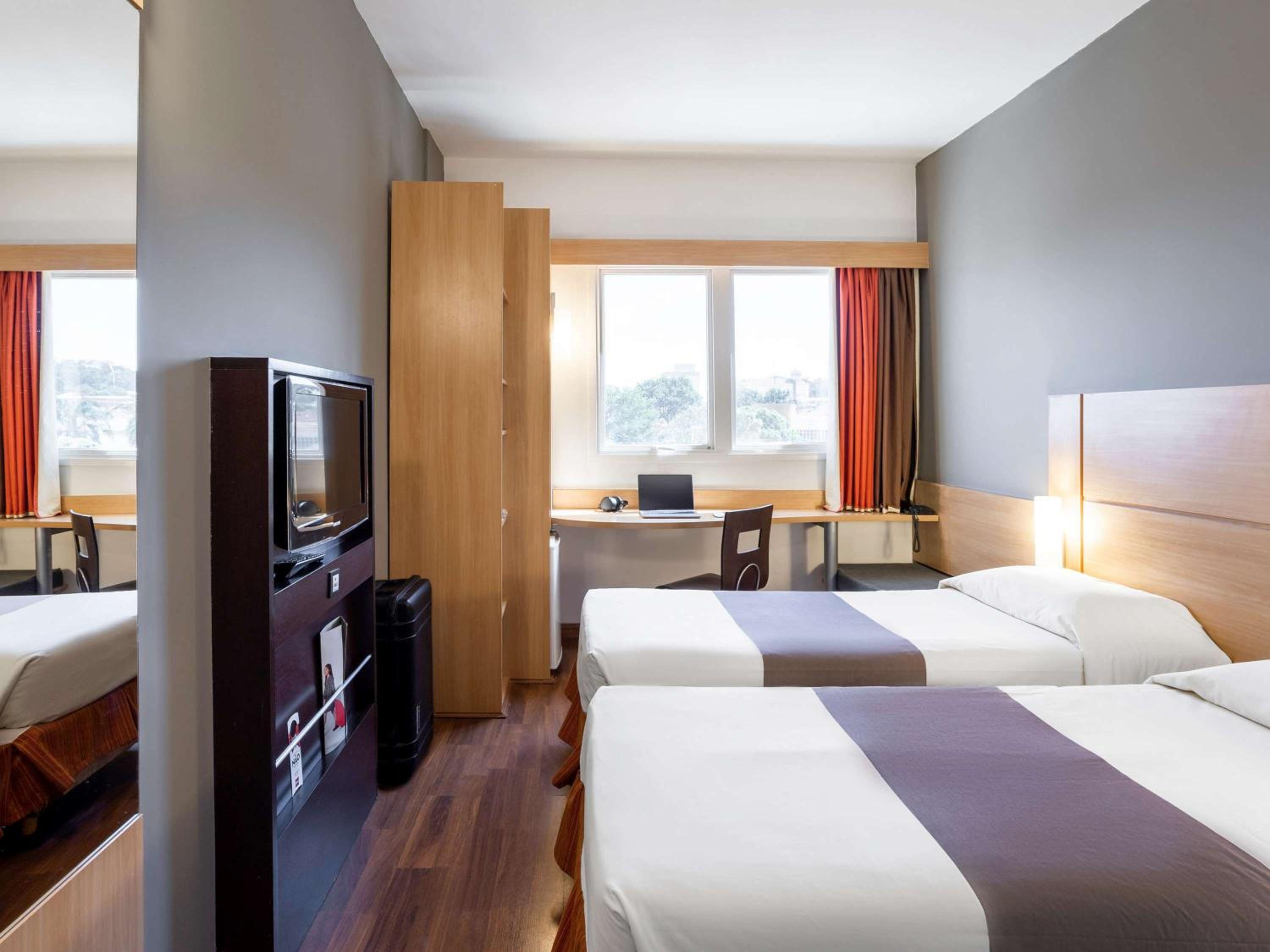 Apartment with Two Single Beds