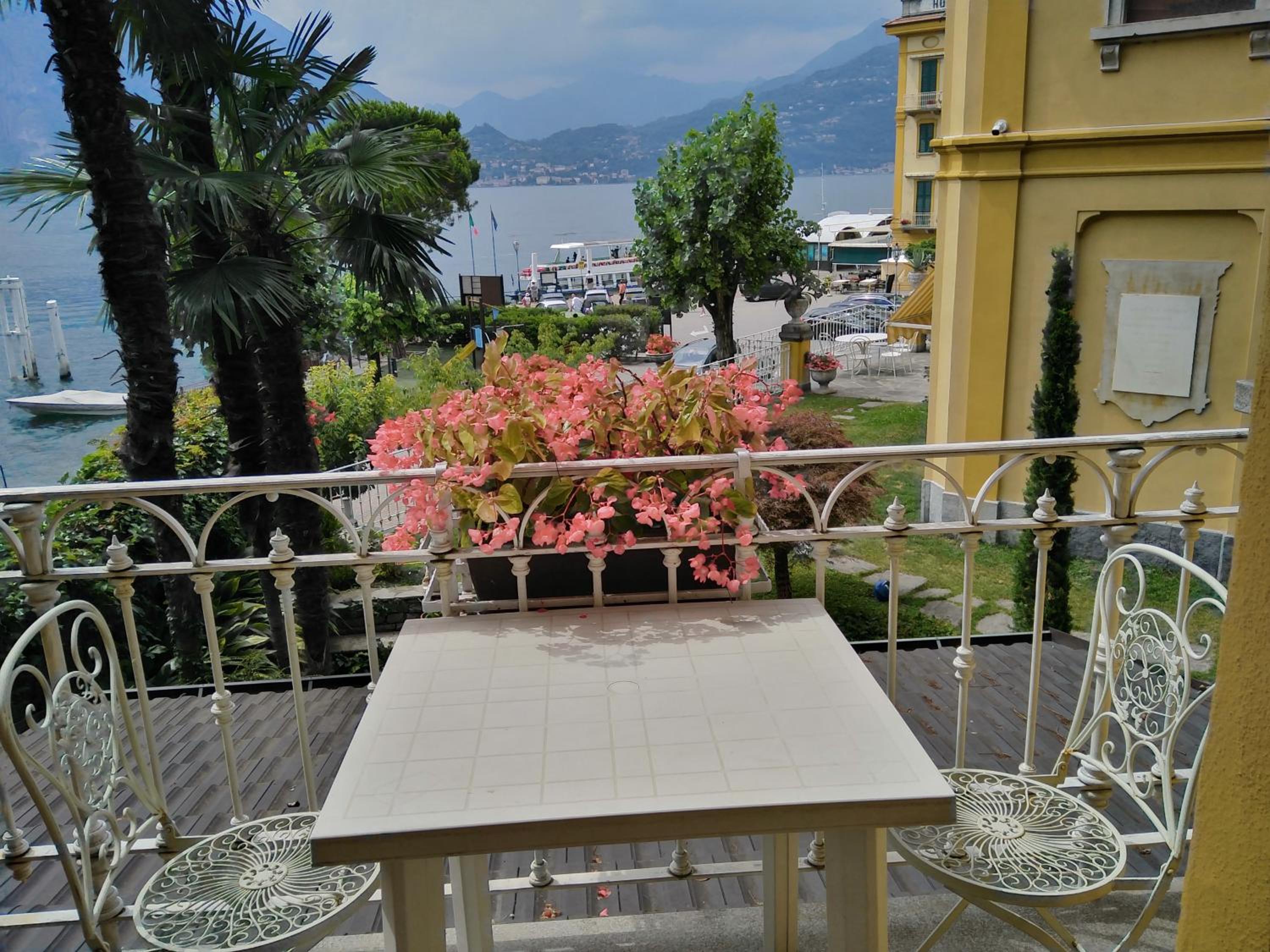 Double Room With Balcony And Lake View photo 3