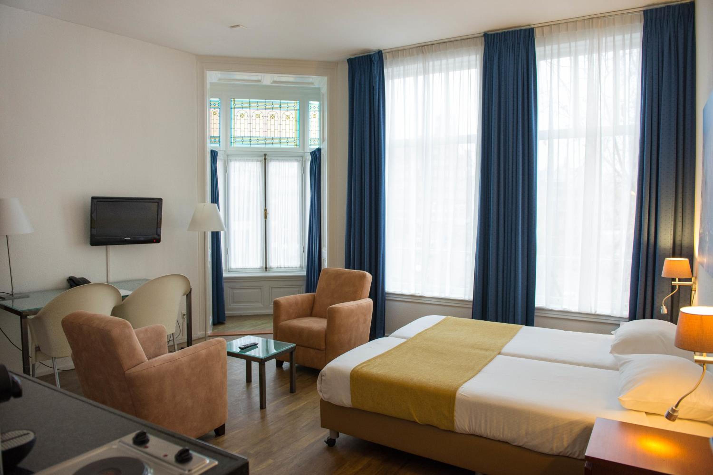 Double or Twin Room photo 3