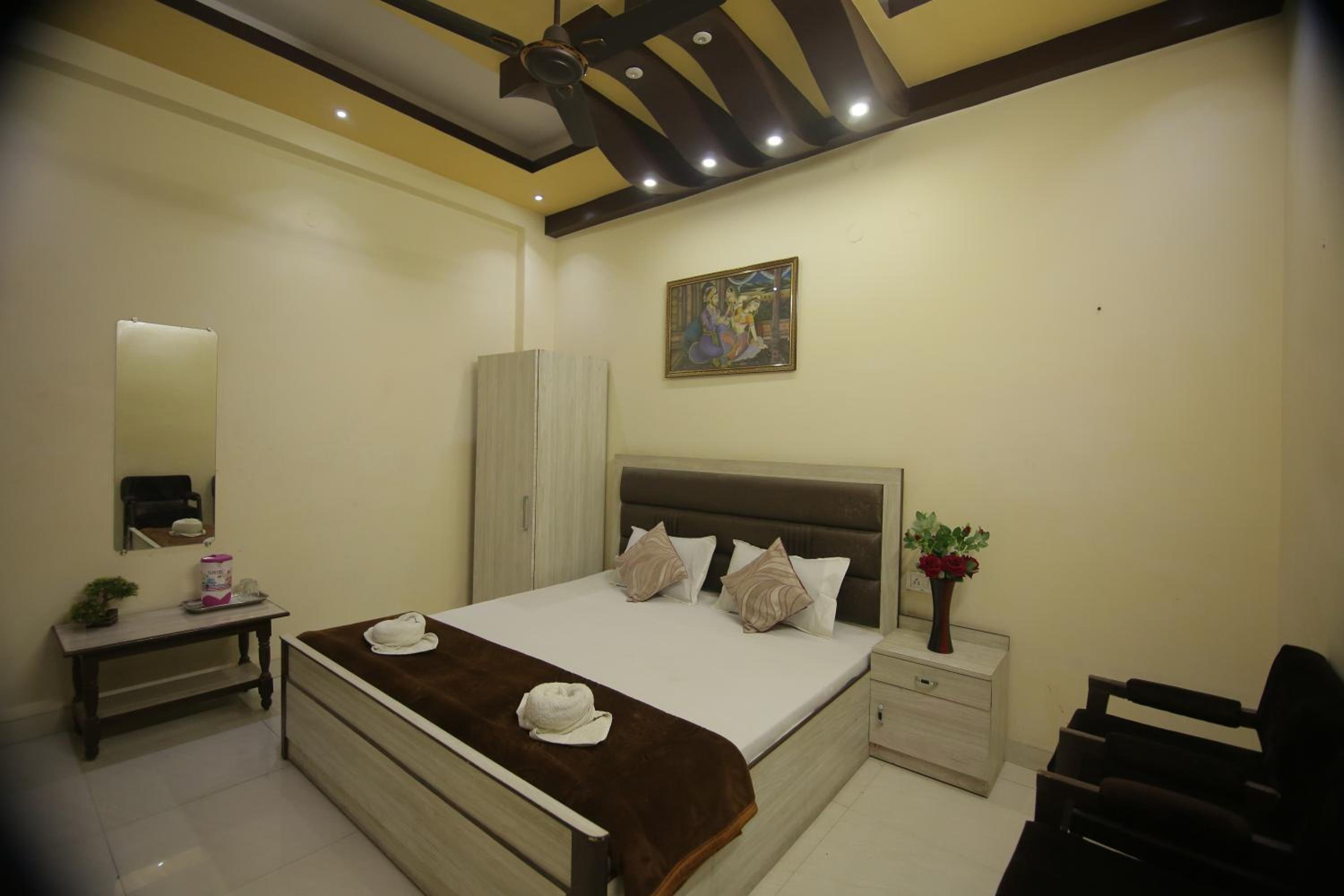 Deluxe King Room