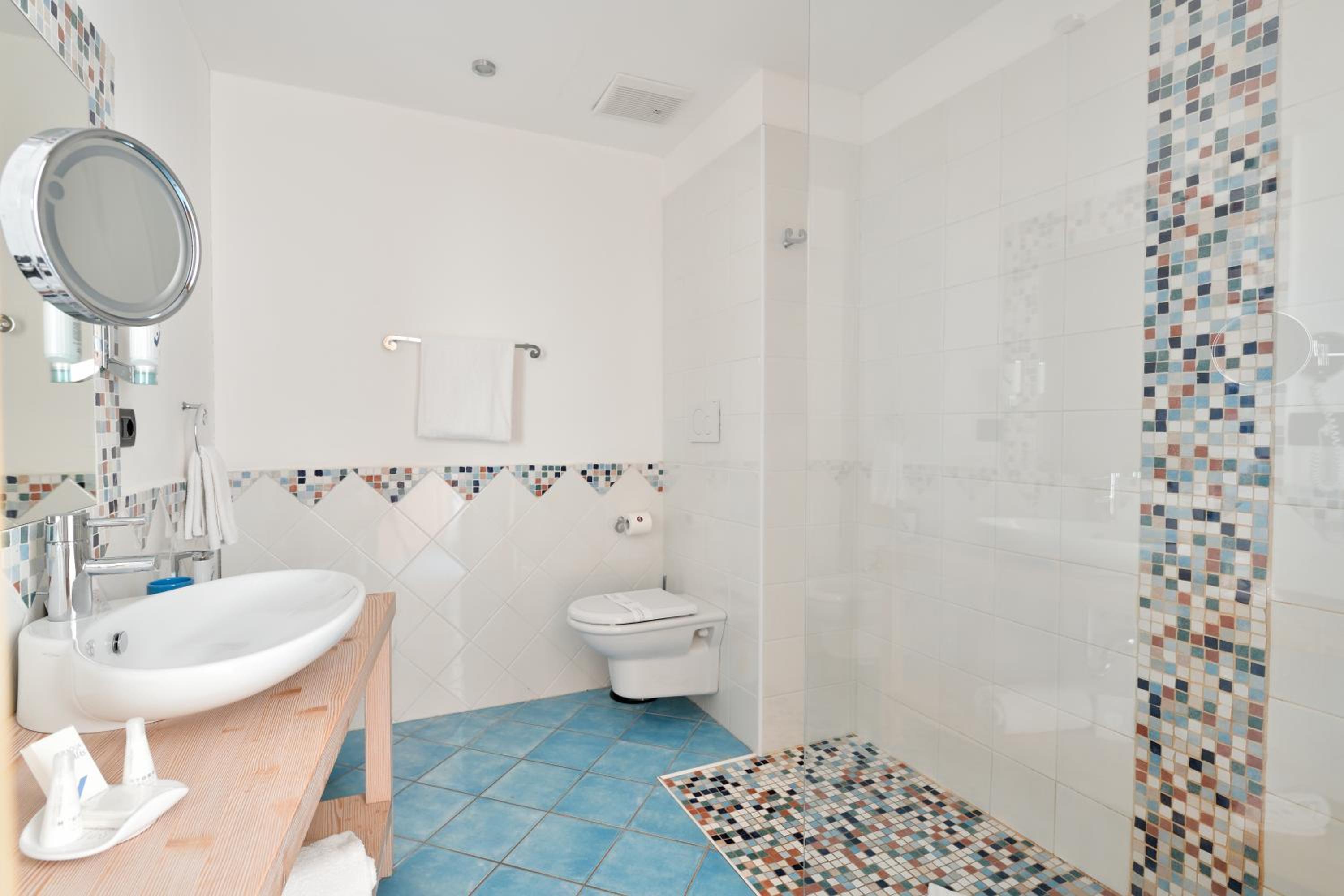 Superior Triple Room photo 2