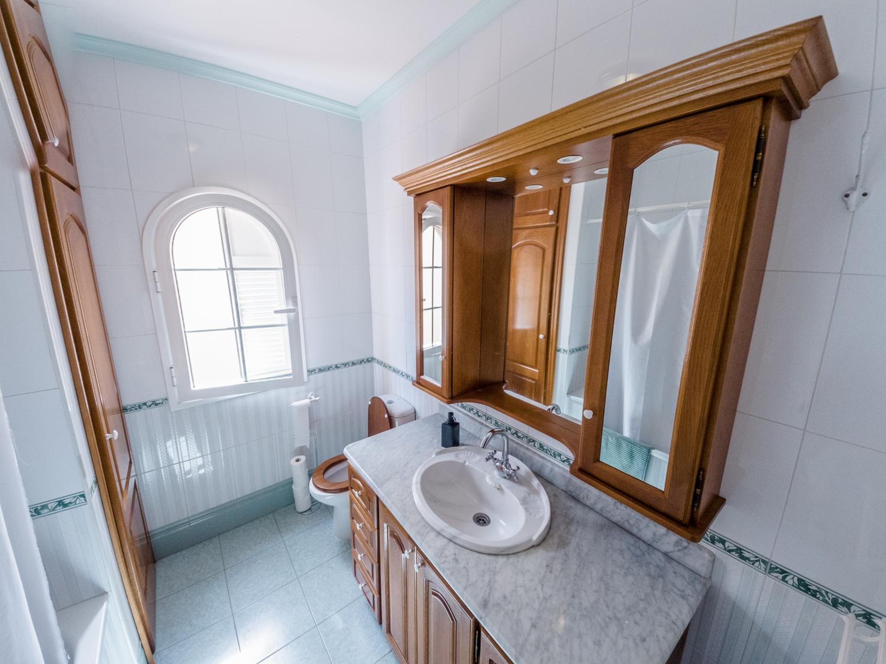 Double Room with Shared Bathroom photo 2