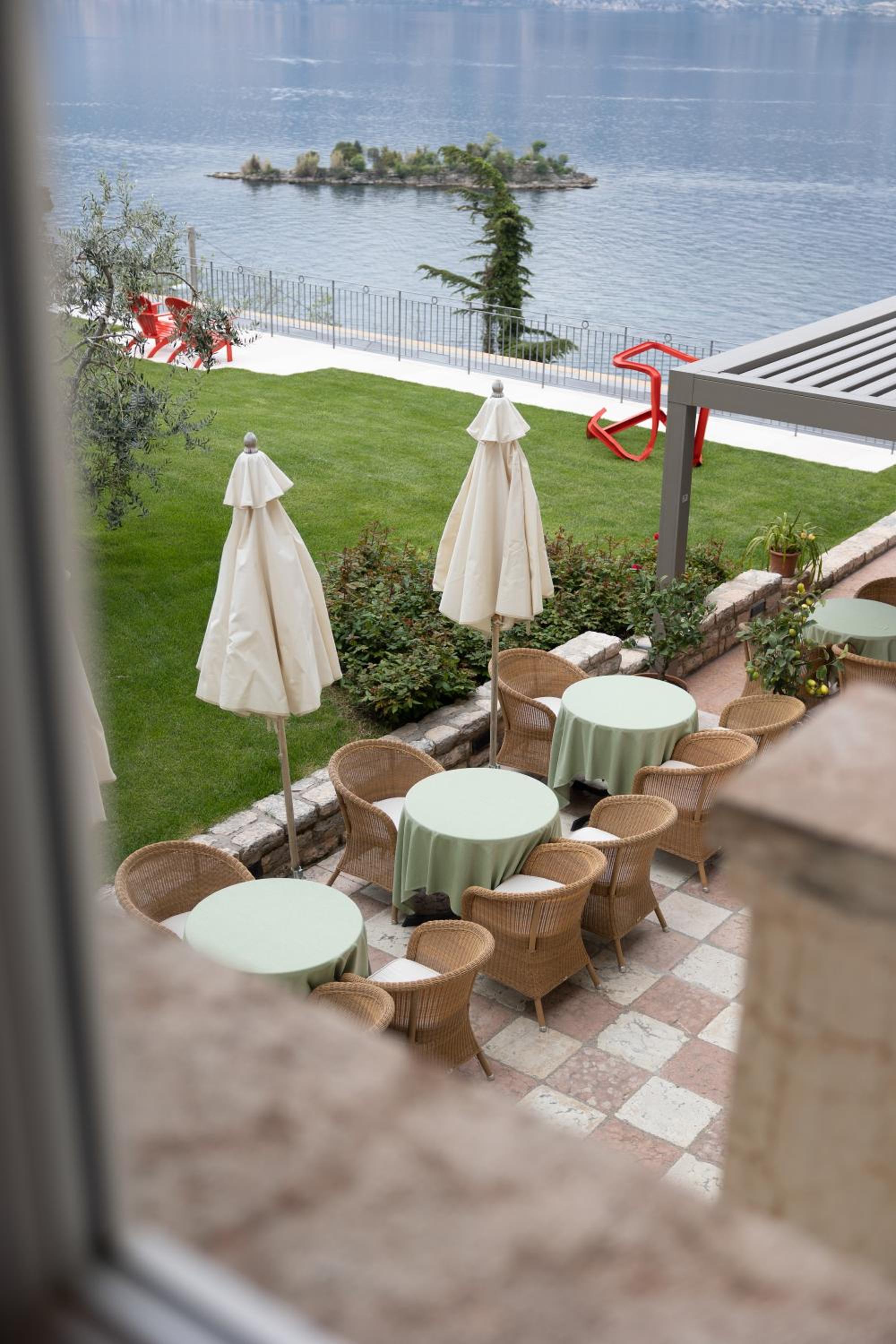 Double Room with Lake View photo 2