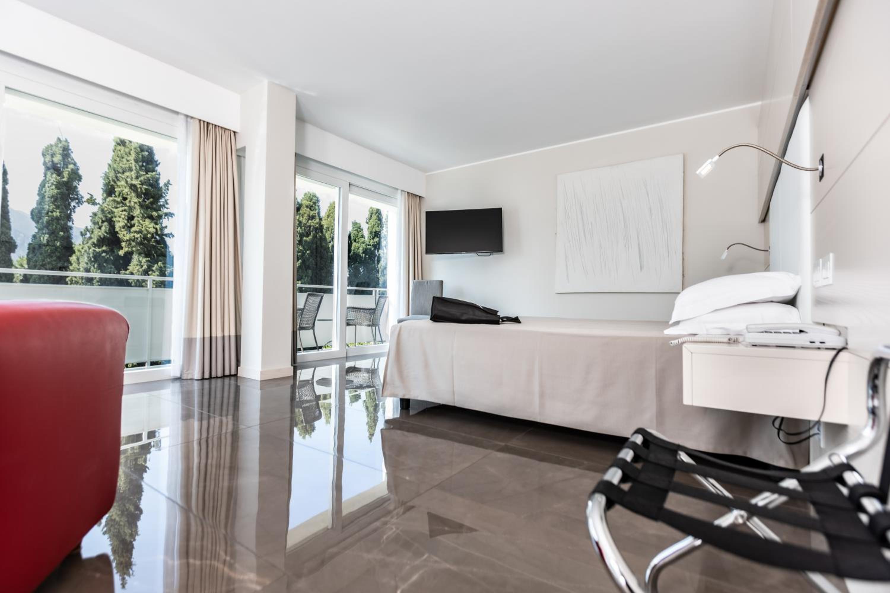 Junior Suite Superior with Balcony/Terrace and Lake View photo 1