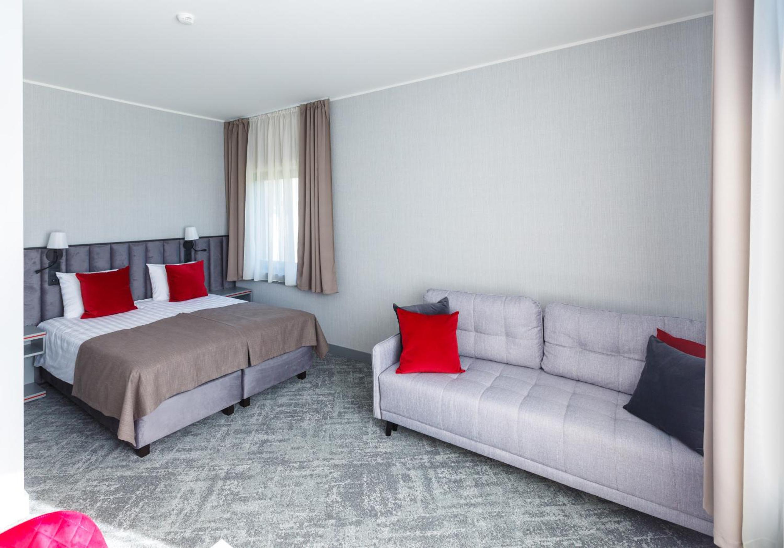 Deluxe Quadruple Room - Photo 2