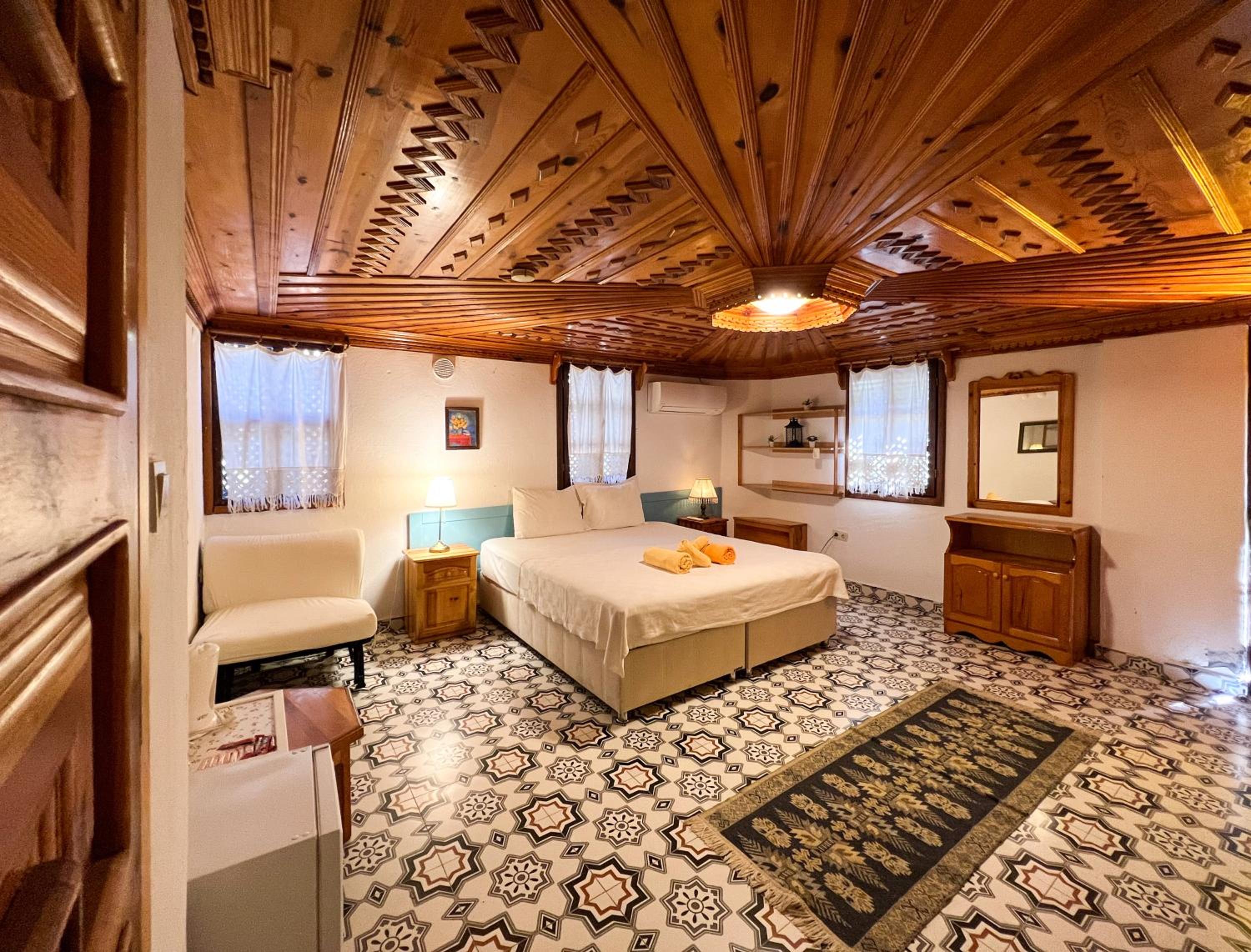 Double or Twin Room with Garden View photo 2