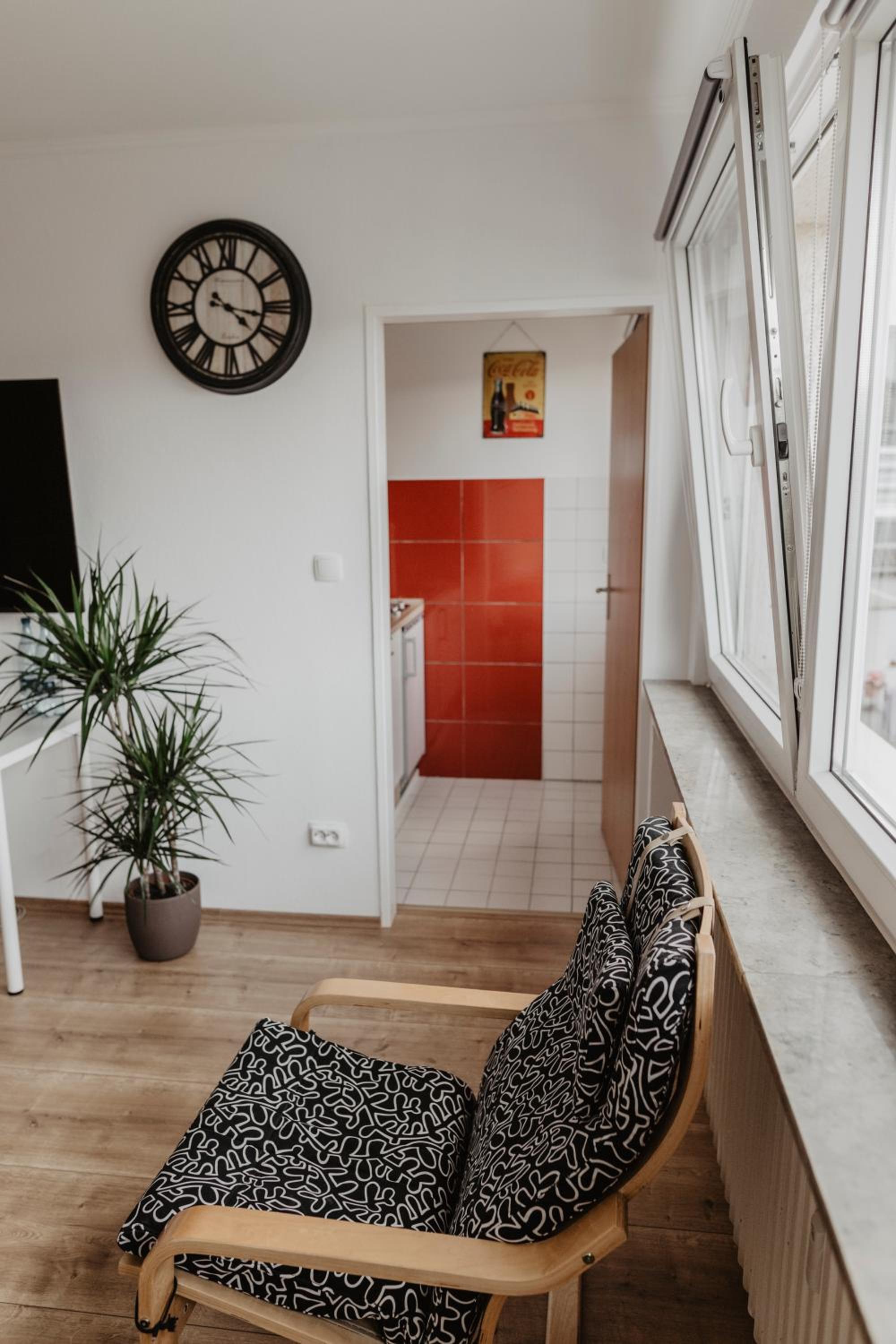 One-Bedroom Apartment photo 3