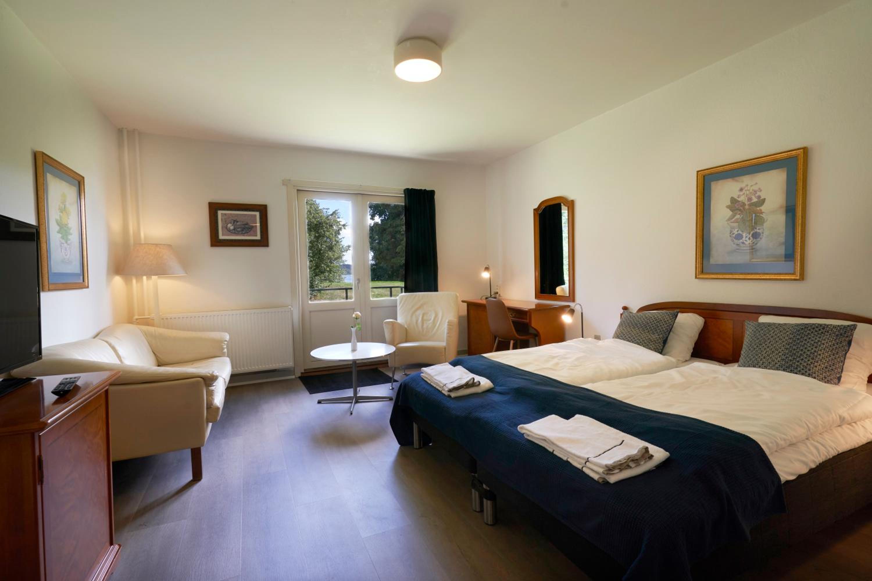 Standard Double or Twin Room - Photo 1