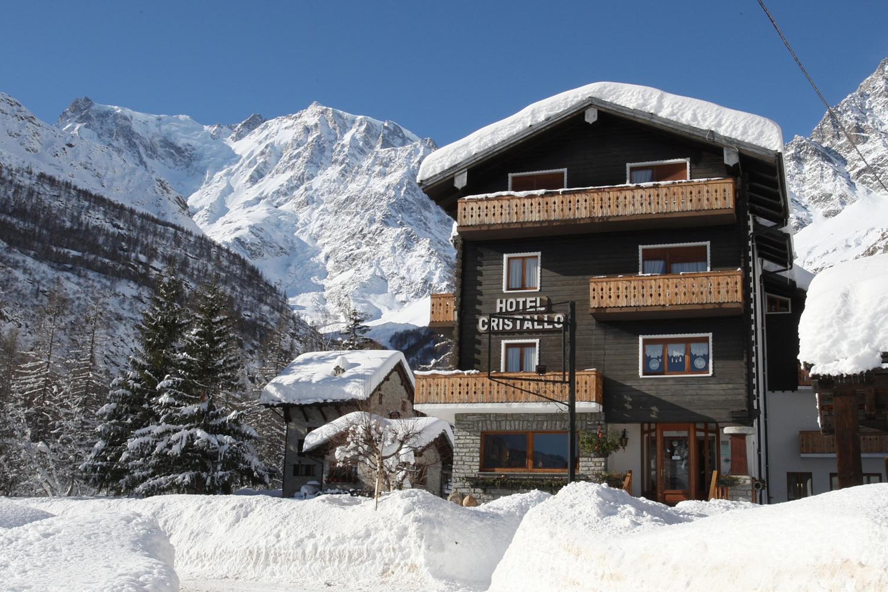Quadruple Room with Mountain View - Photo 4