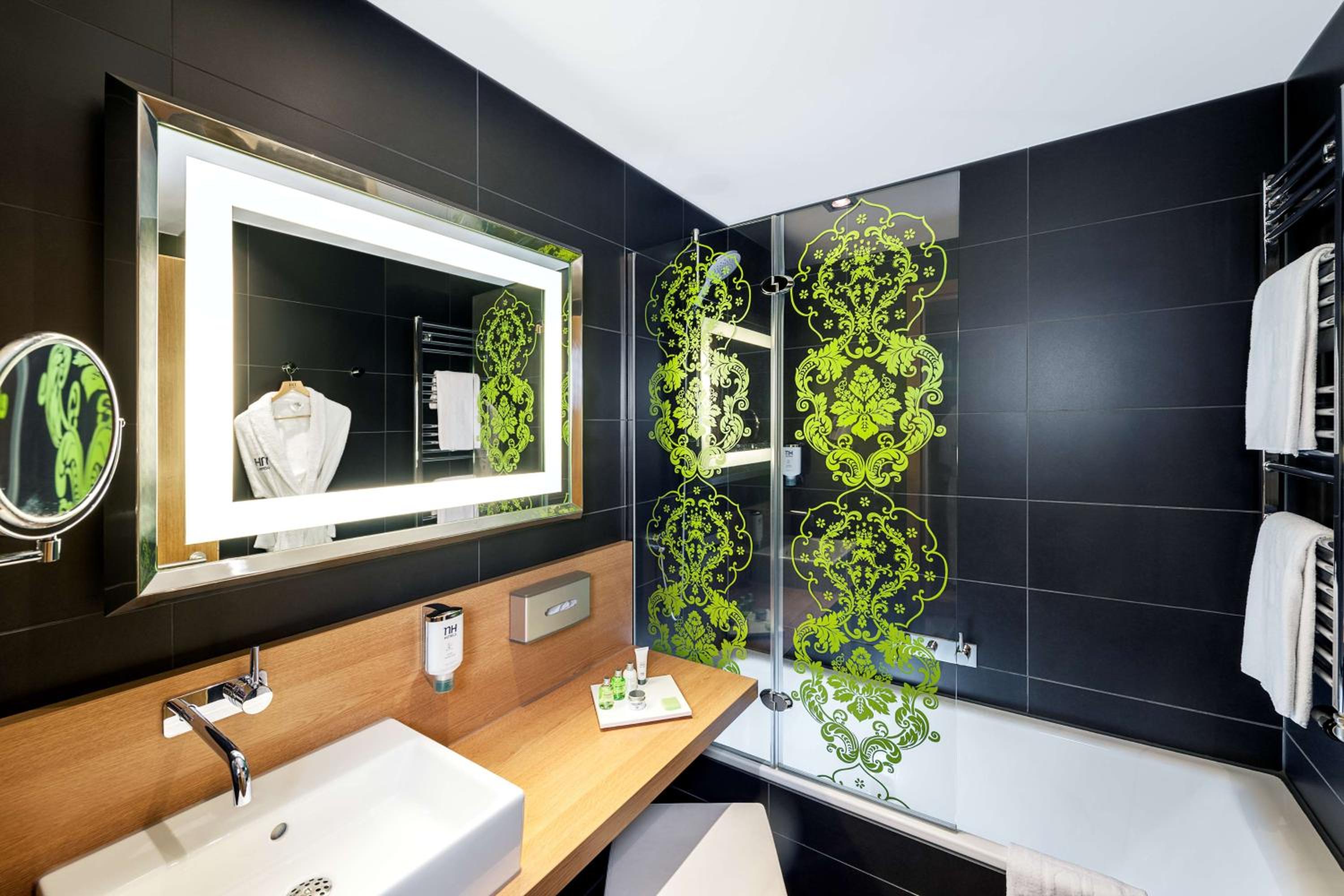 Available room