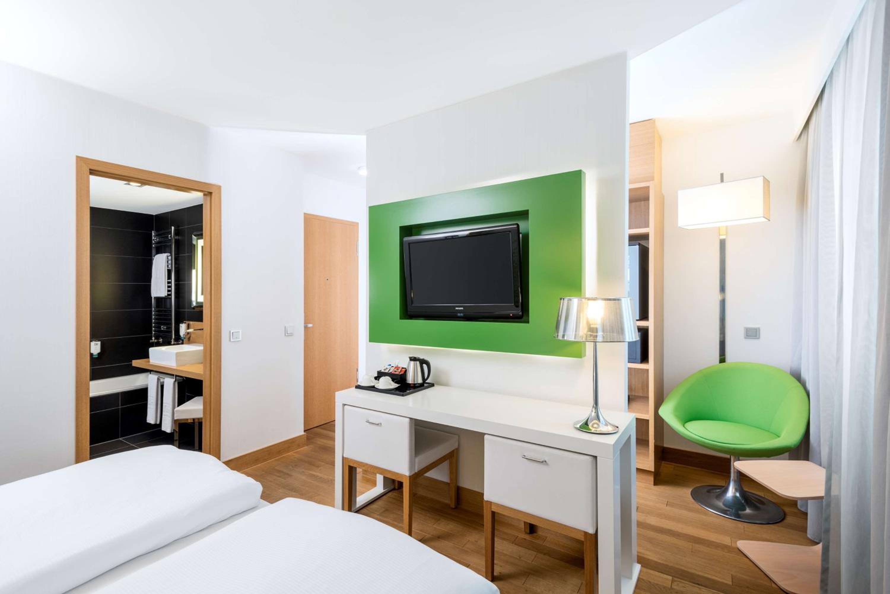 Apartment thumbnail 6