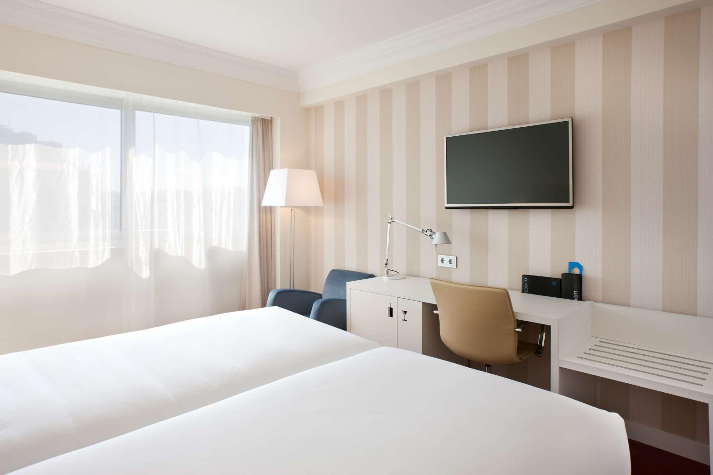 Standard Double or Twin Room - Photo 3