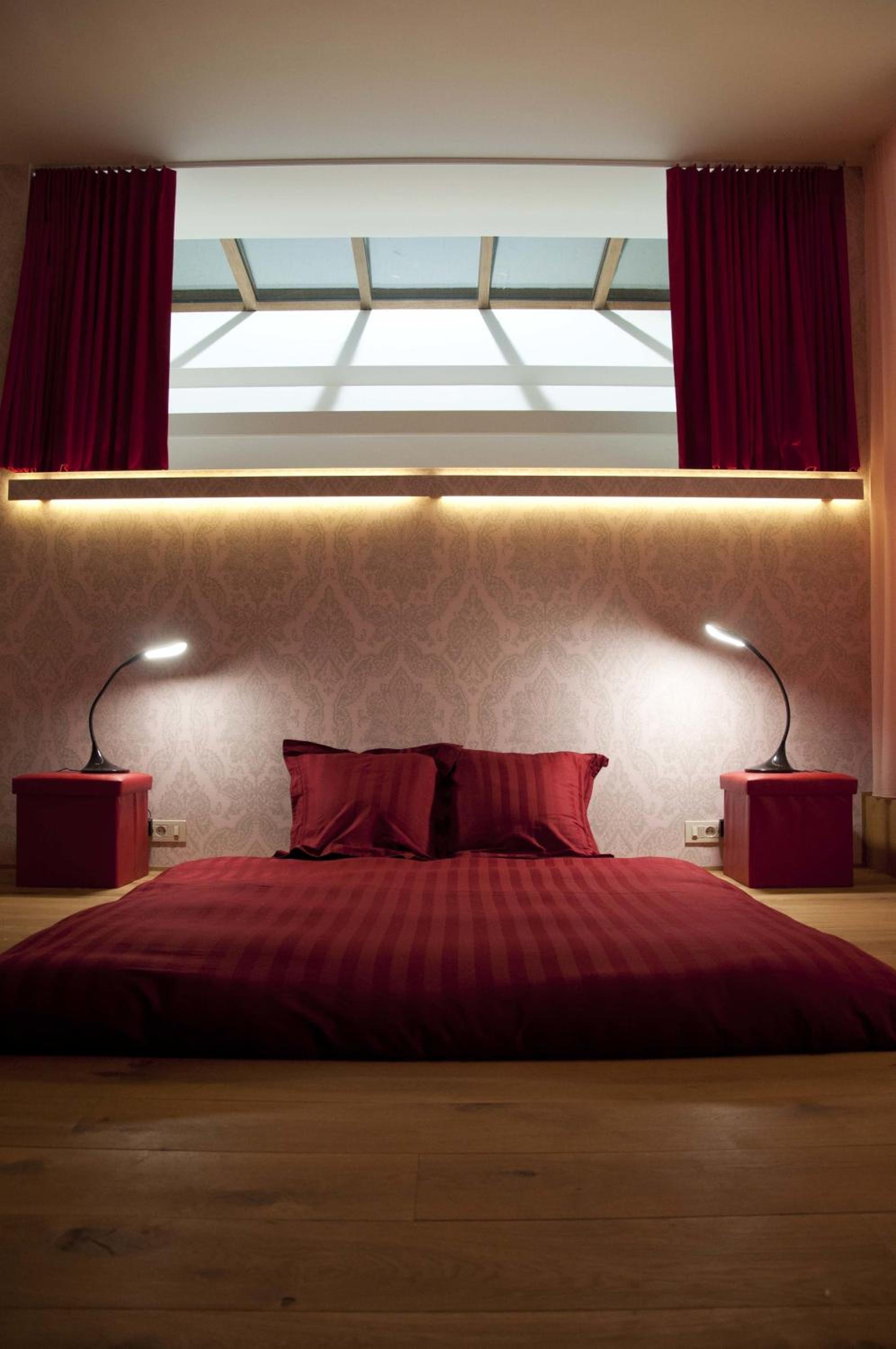 Honeymoon Suite
