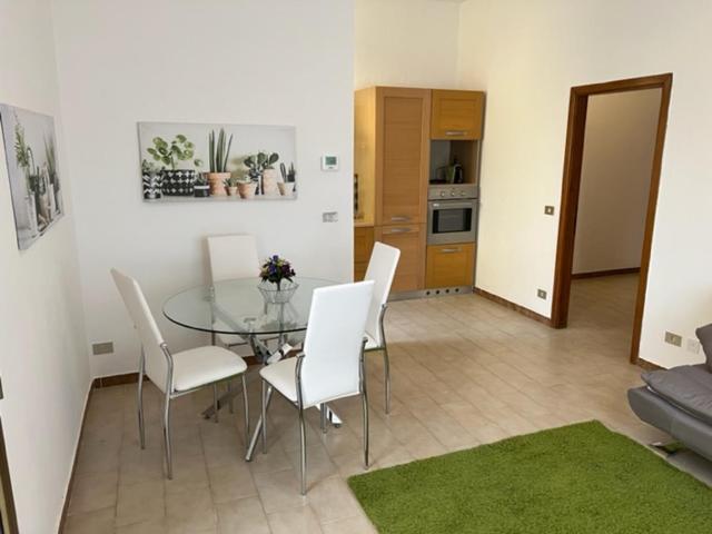 Apartment - Ground Floor - Photo 2