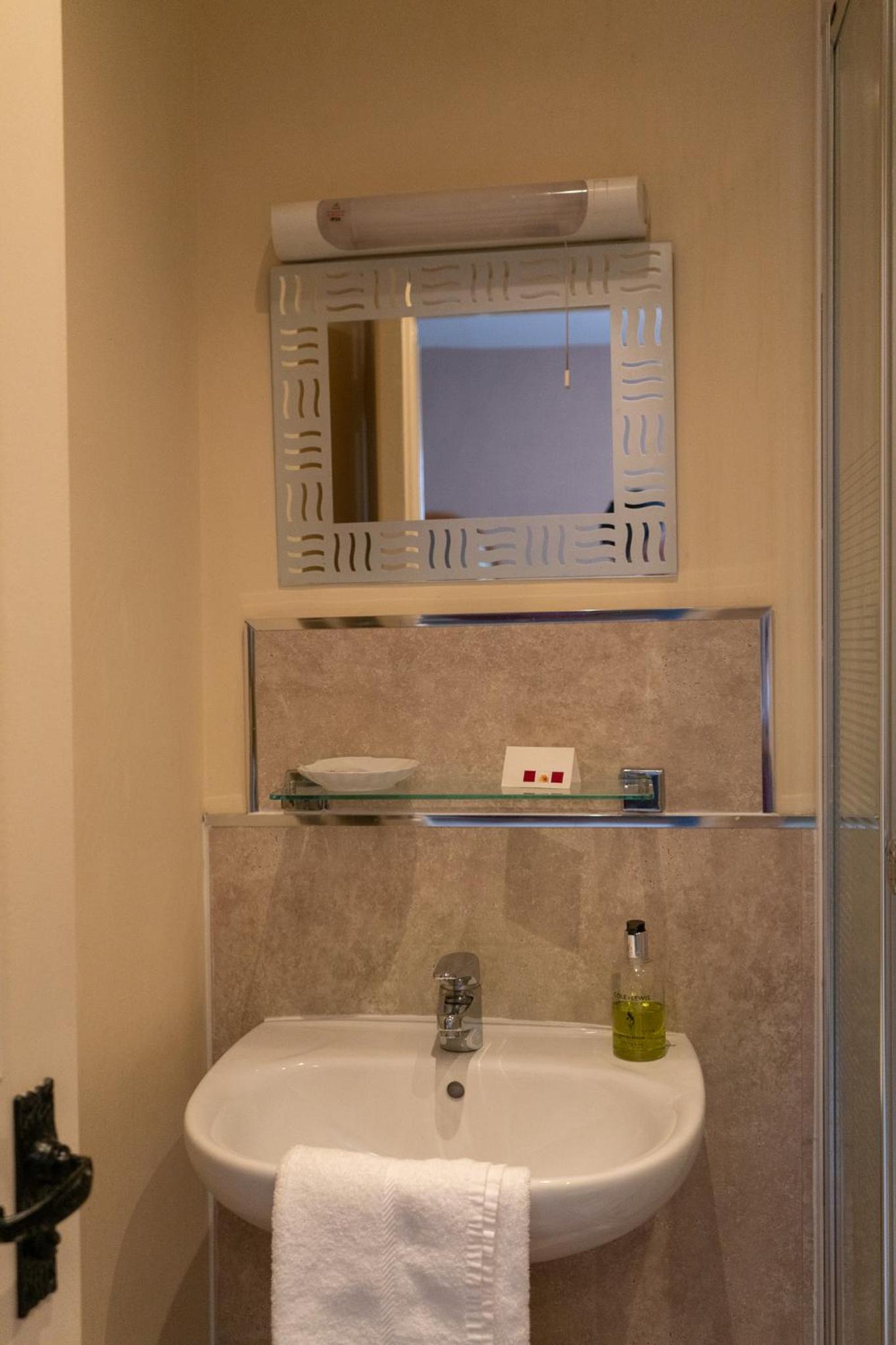 Superior Single Room photo 3