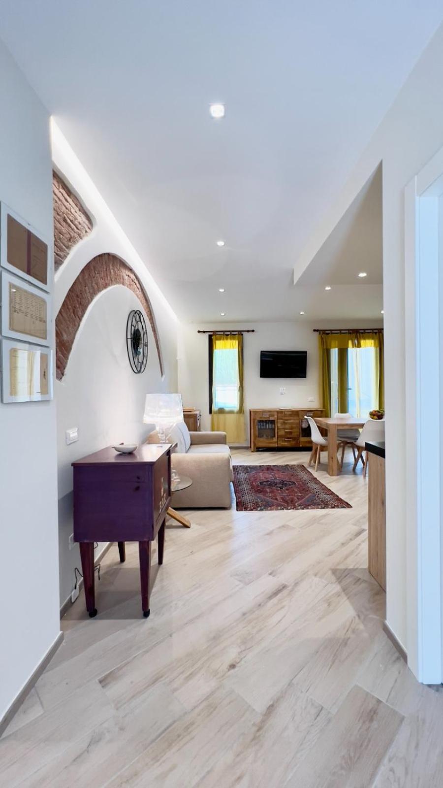 Apartment photo 2