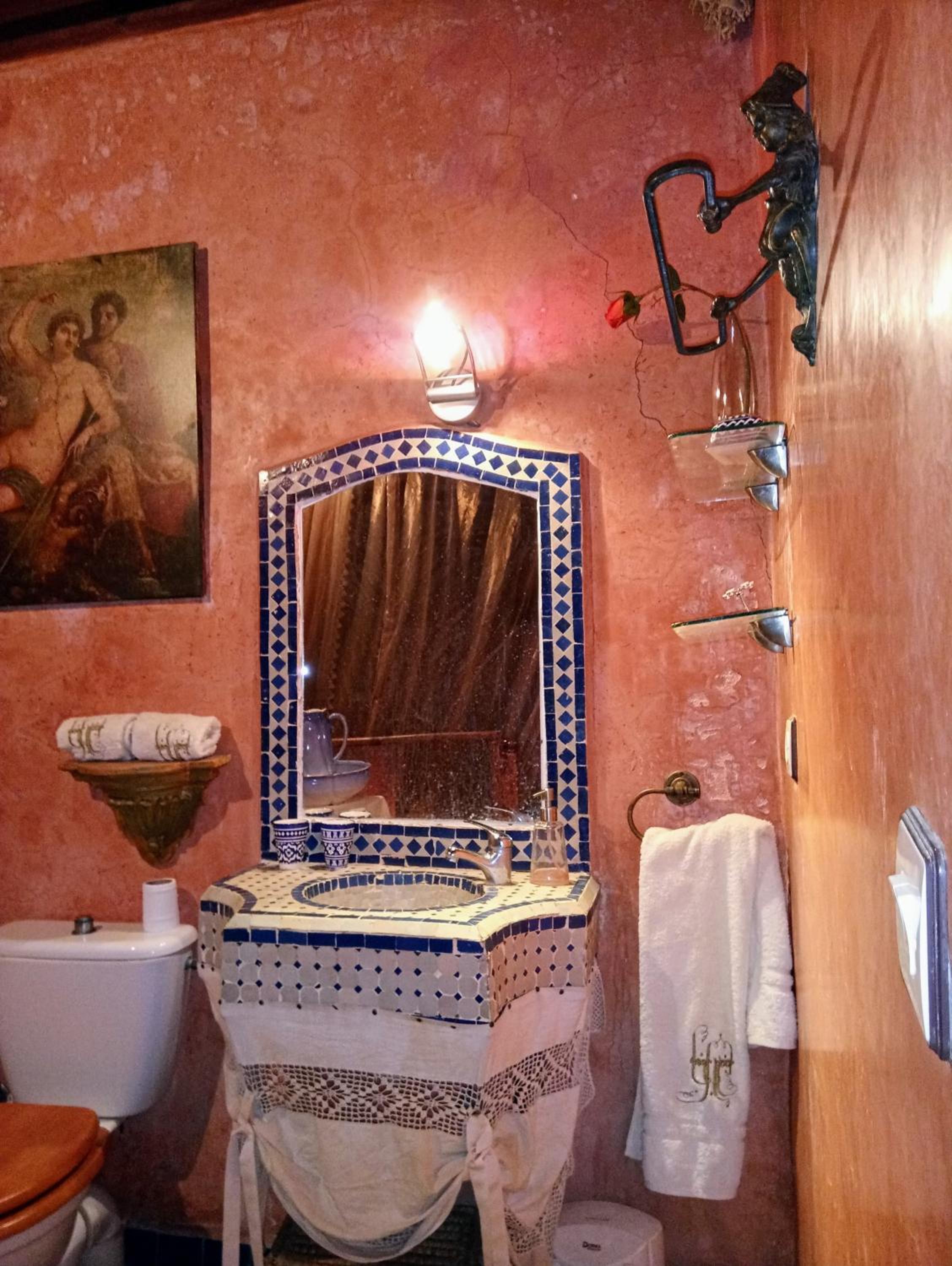 Deluxe Suite - Photo 28