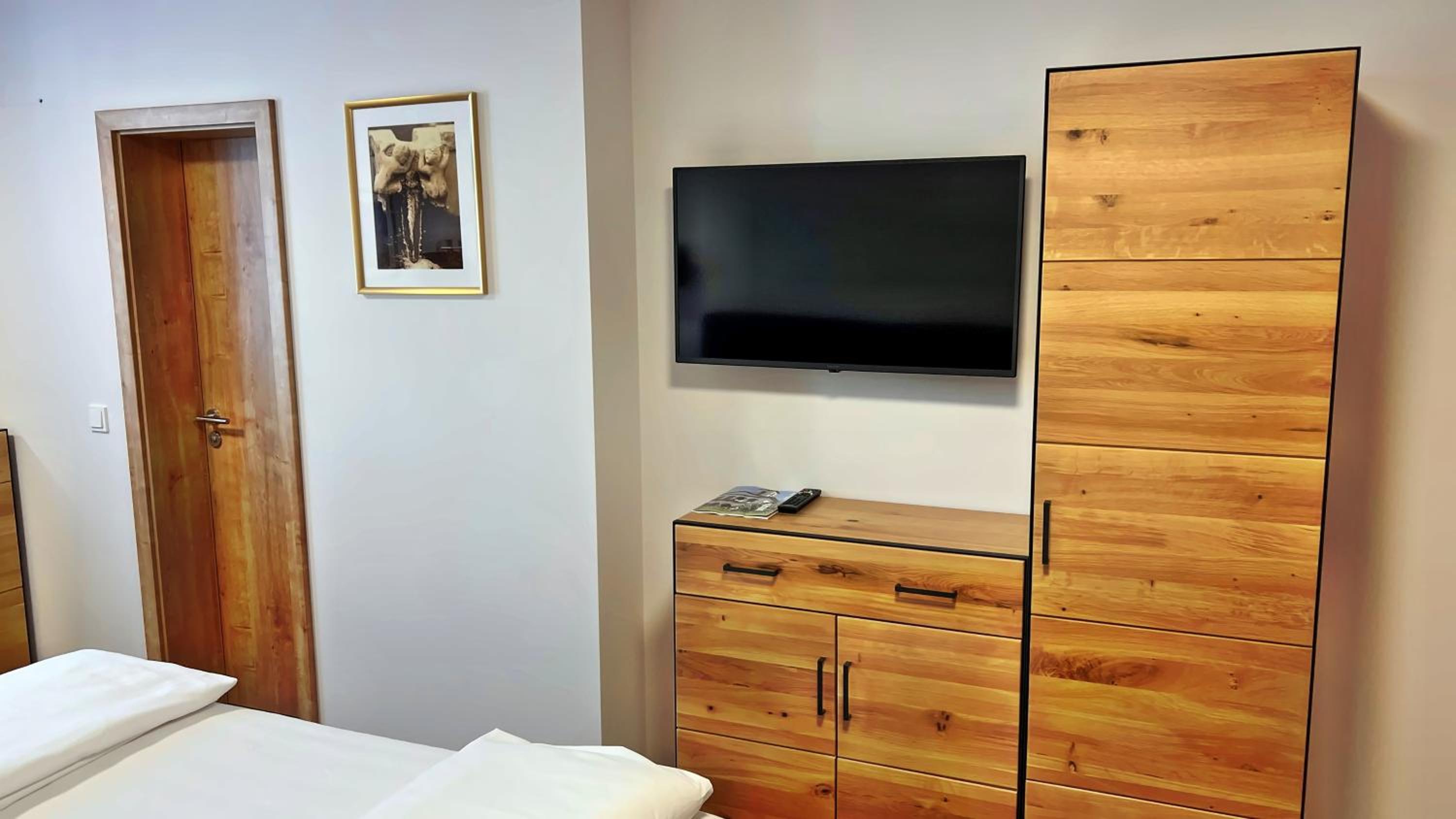 Double Room - Photo 12