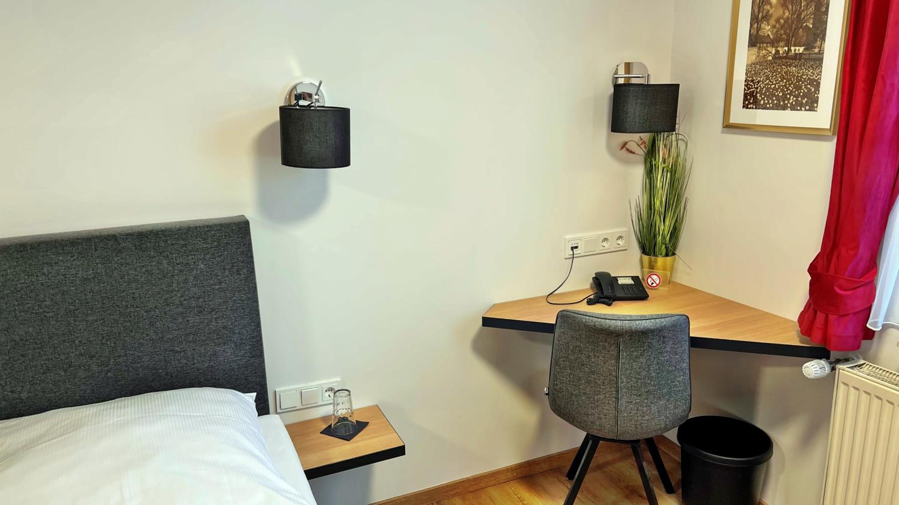 Double Room - Photo 2