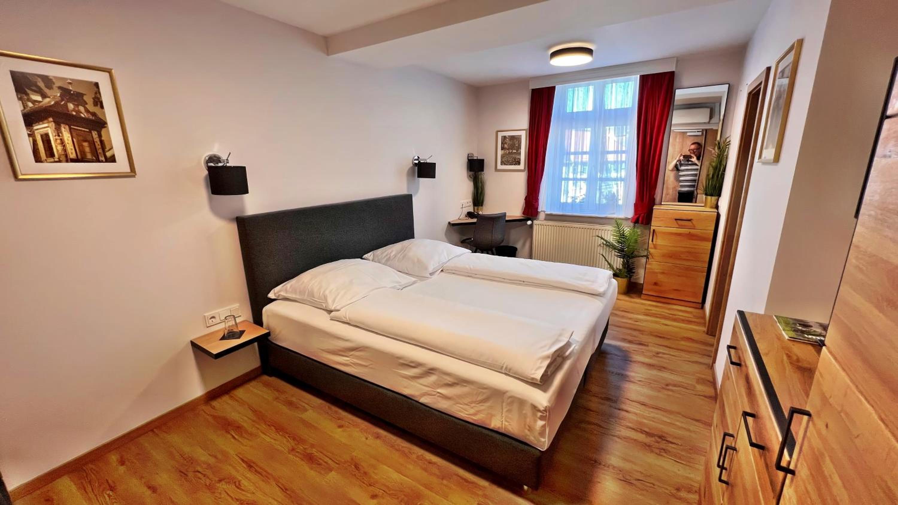 Double Room - Photo 11