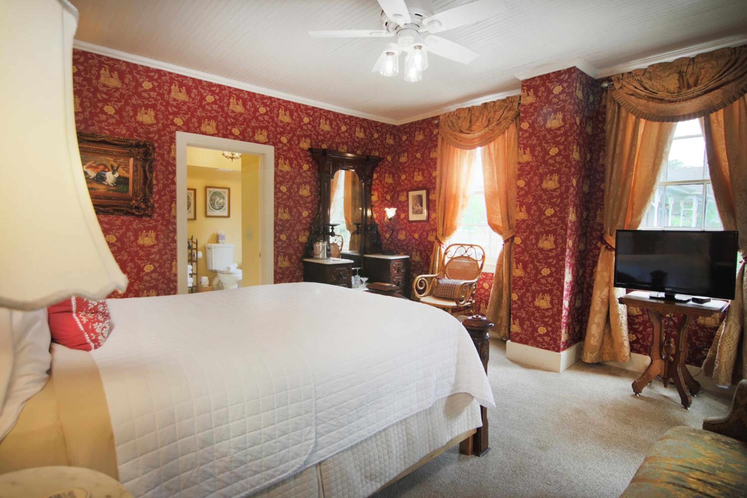 Queen Suite photo 3
