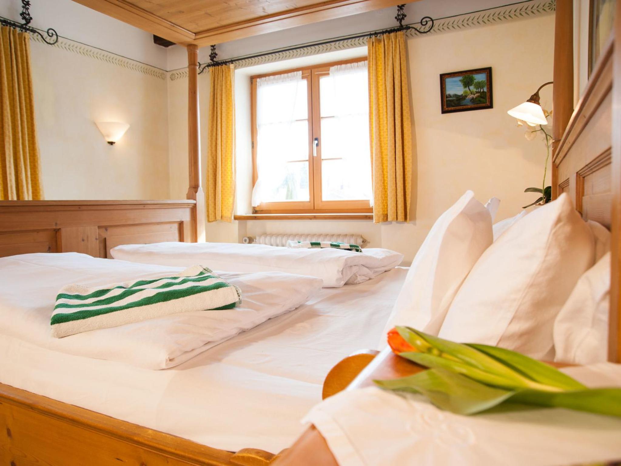 Deluxe Double Room with Balcony - Photo 15