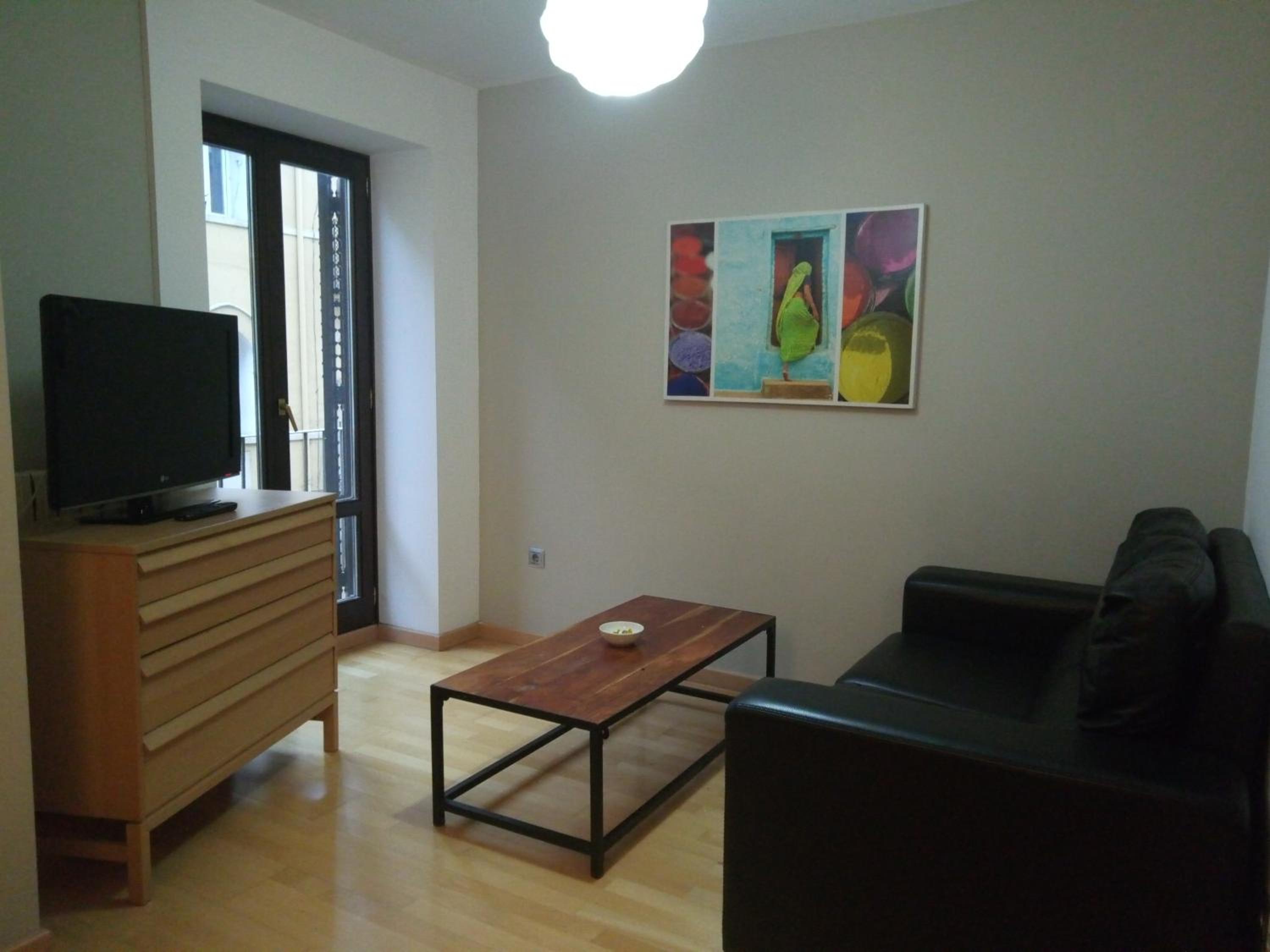 One-Bedroom Apartment (2 Adults) - Photo 2