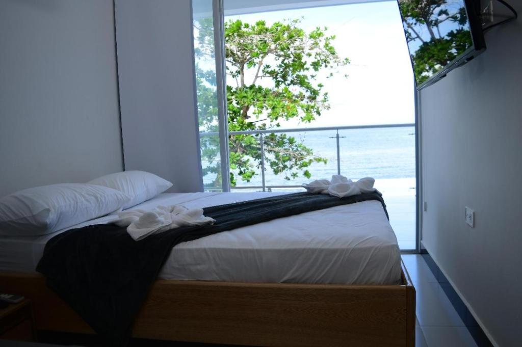 Deluxe Double Room with Balcony and Sea View photo 2