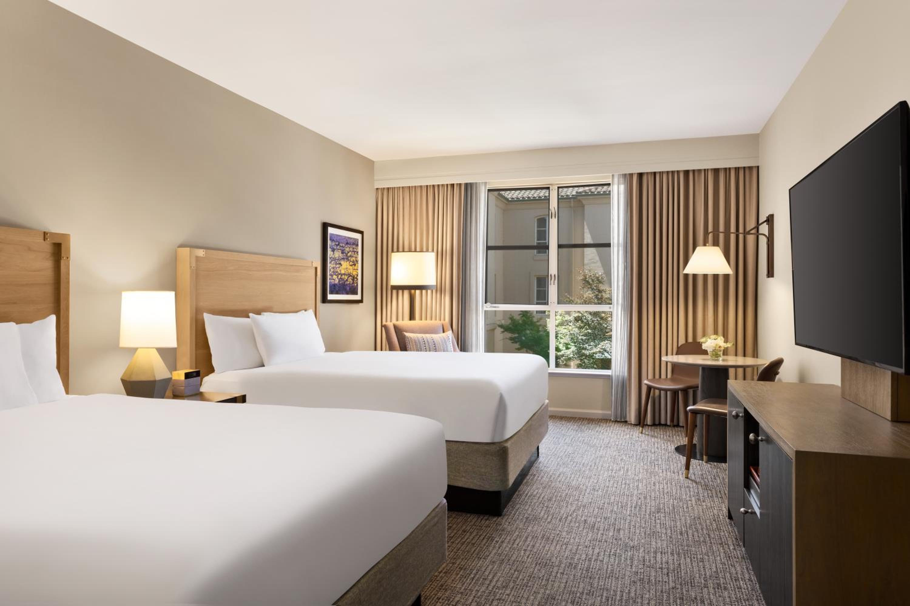 Queen Room with Two Queen Beds and Courtyard View - Photo 3