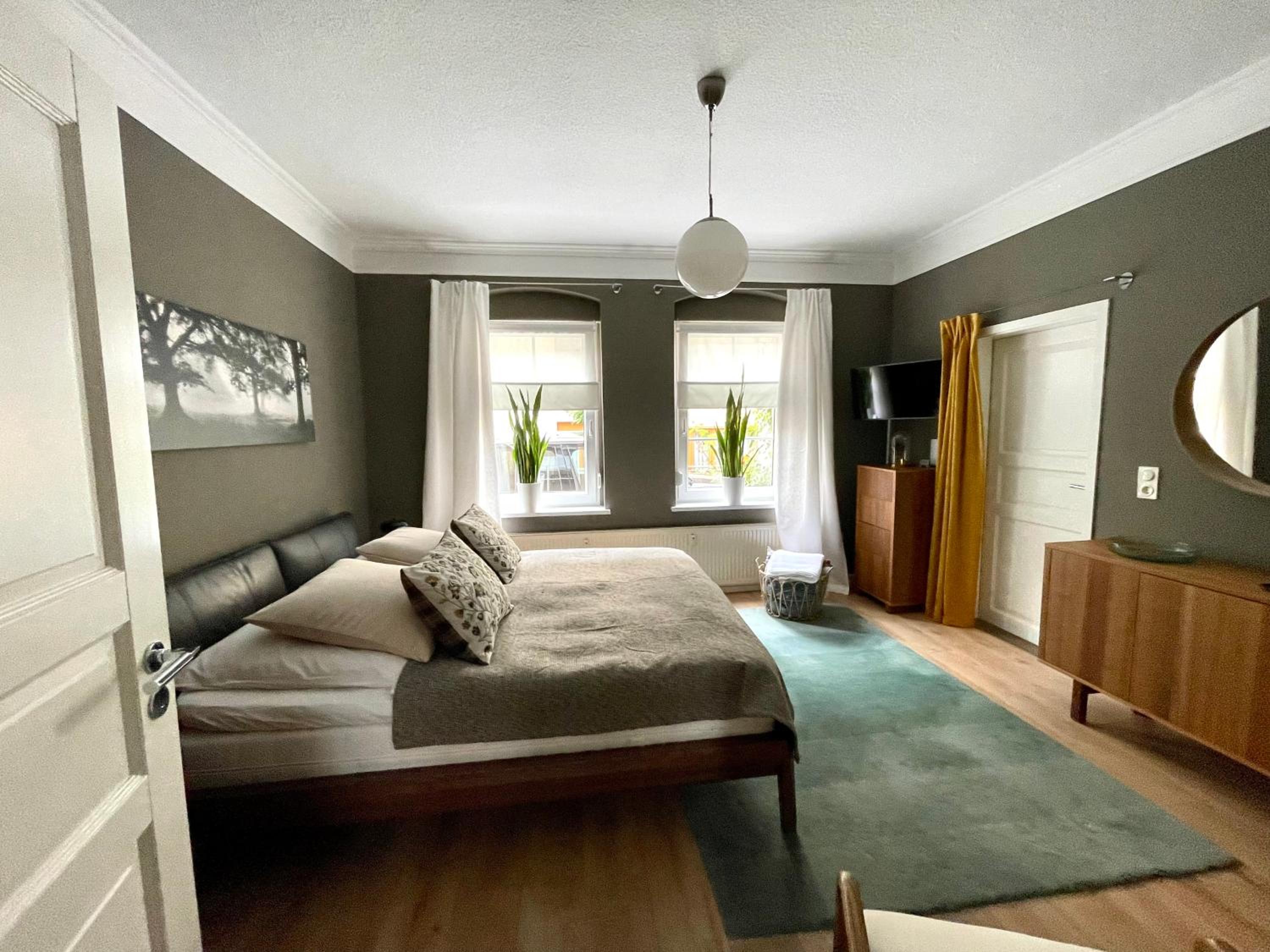 One-Bedroom Apartment photo 3