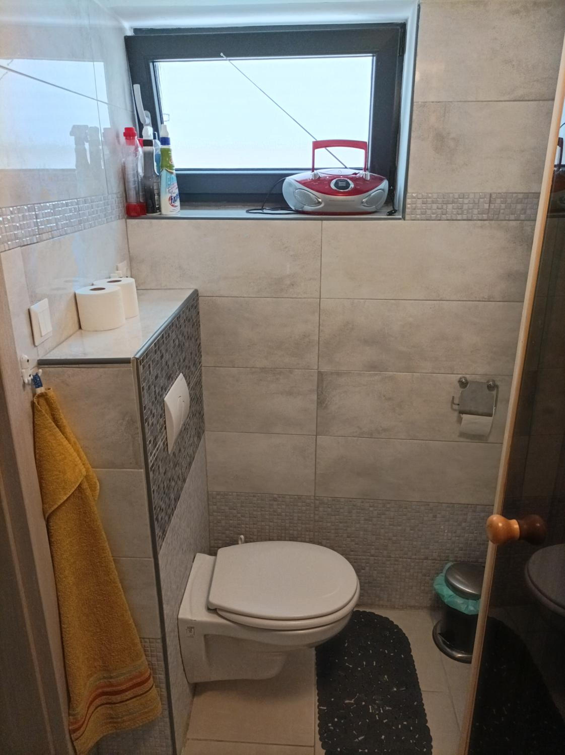One-Bedroom Apartment - Photo 5