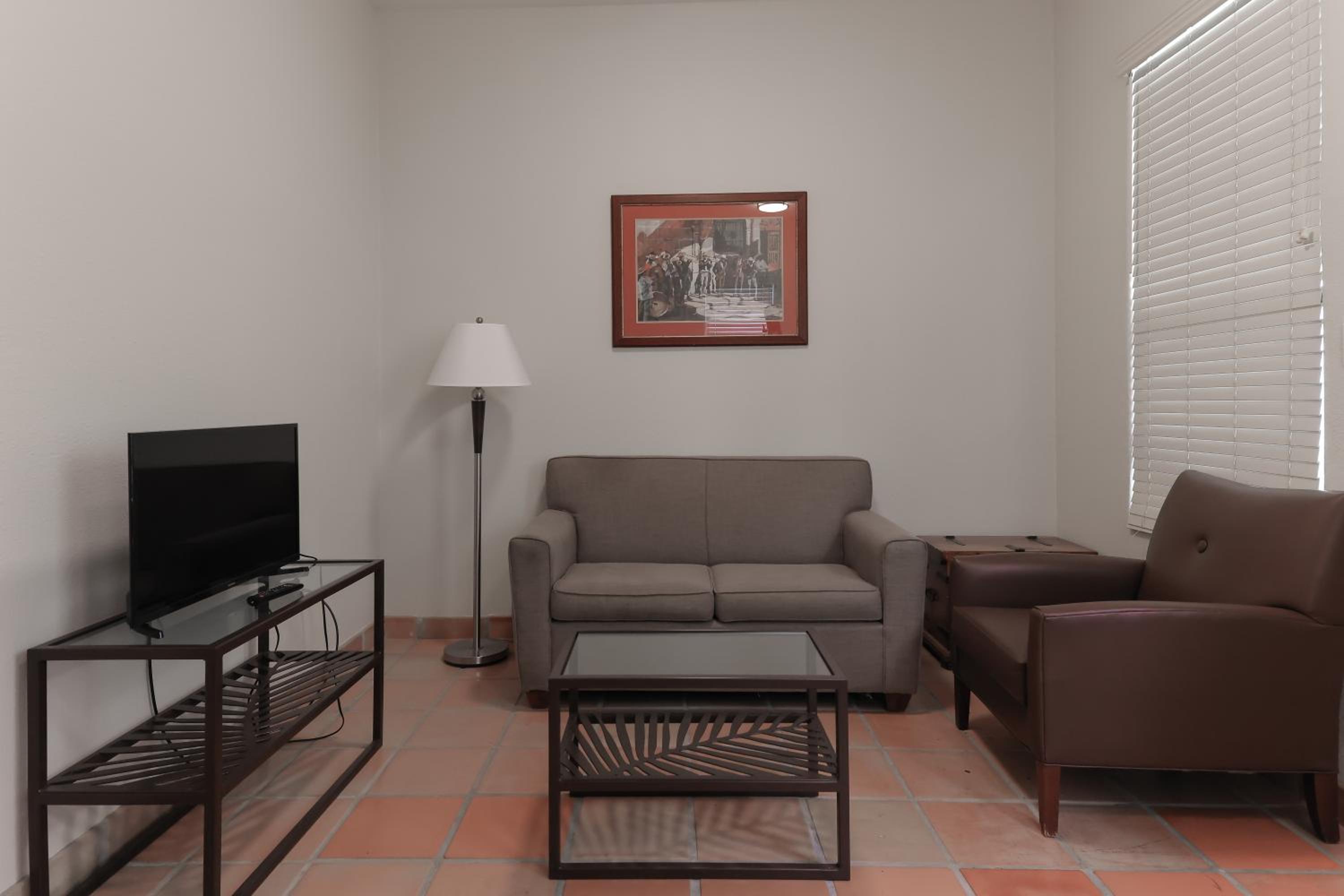 King Suite - Photo 5