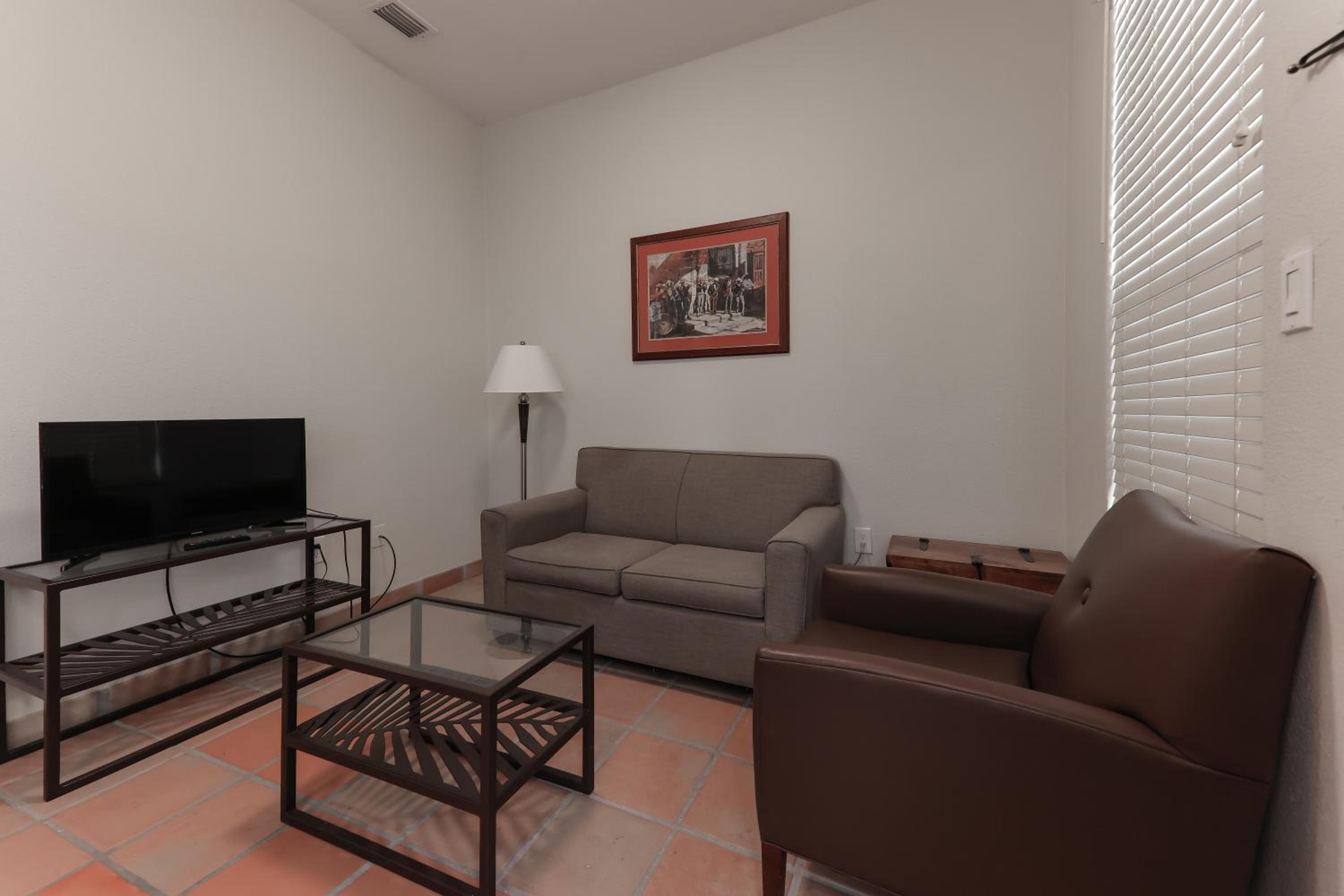King Suite - Photo 4