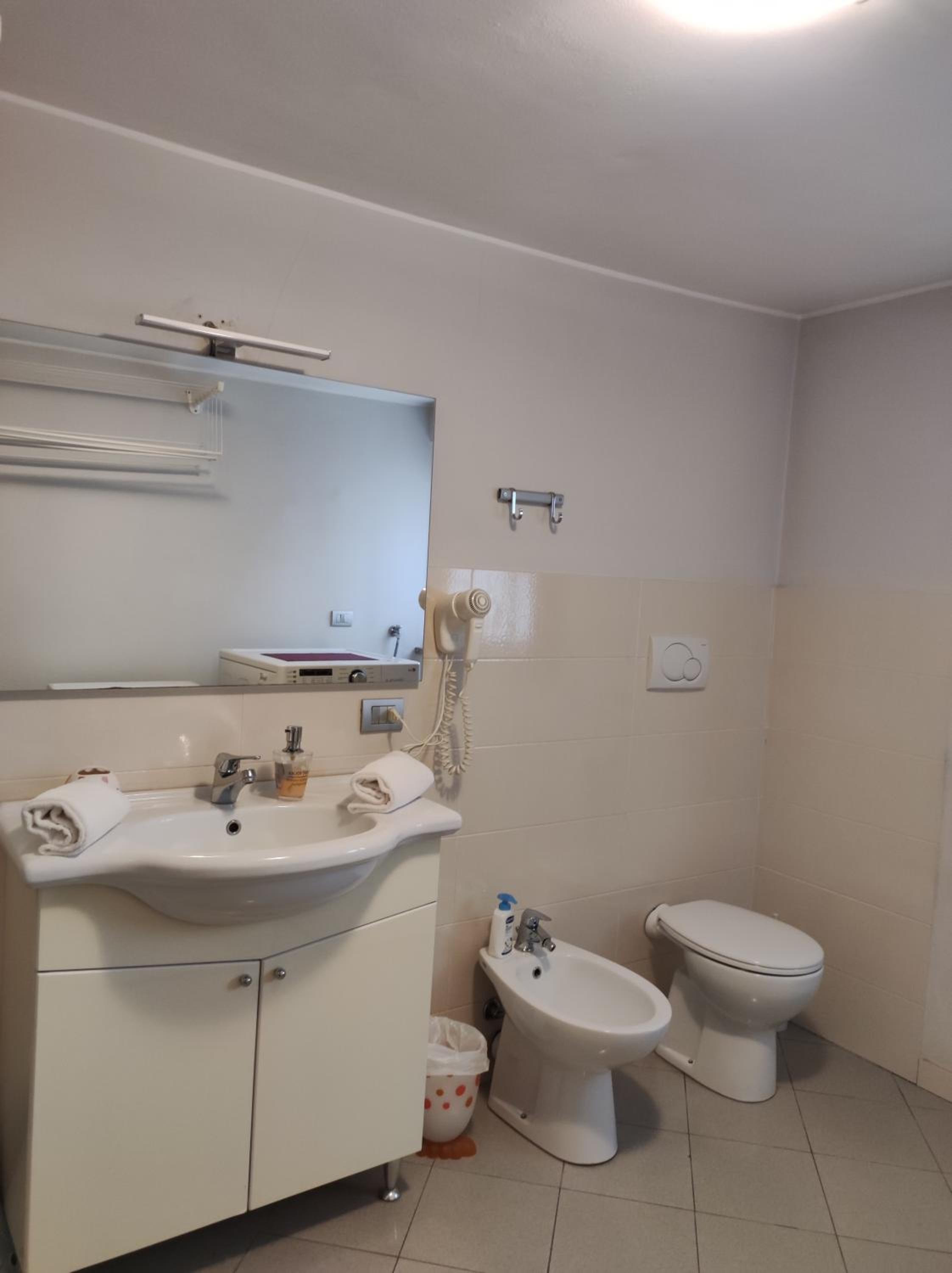 Deluxe Room - Photo 6