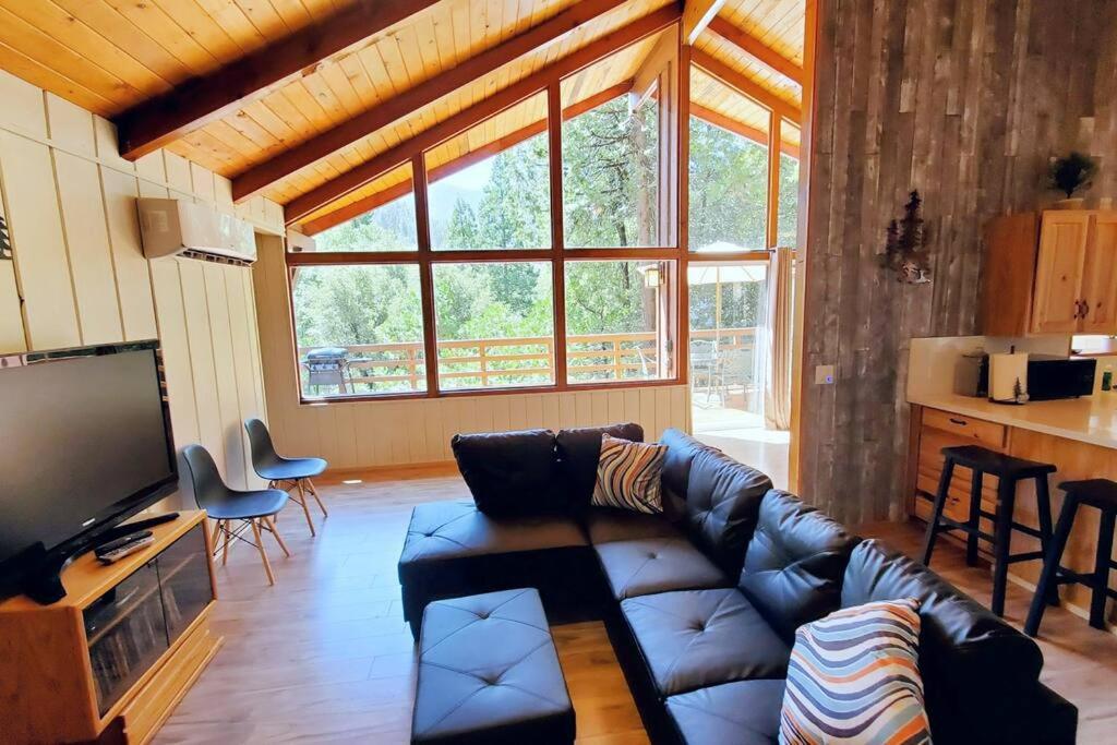 Three-Bedroom House photo 1