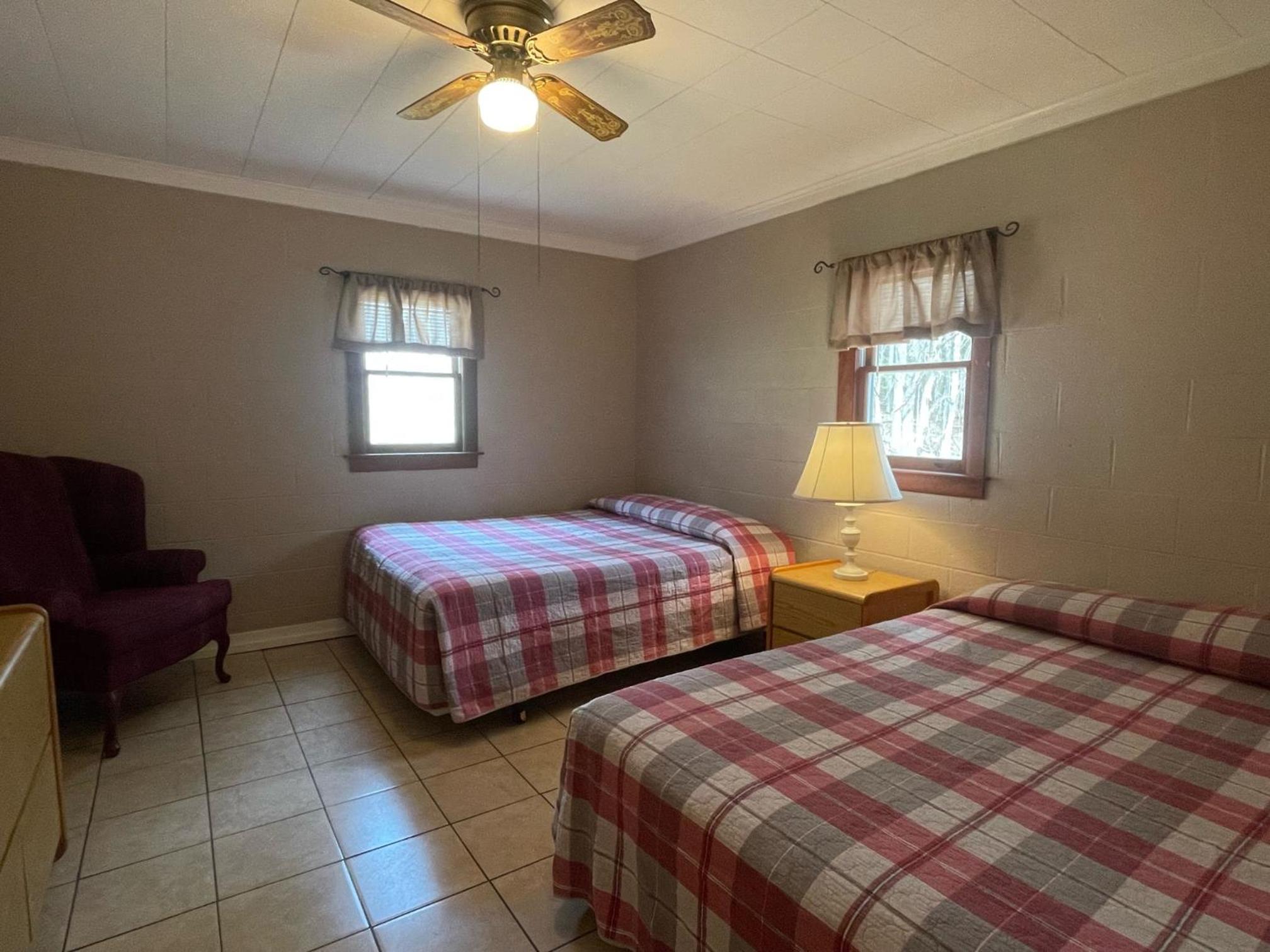 Two-Bedroom Cottage photo 2