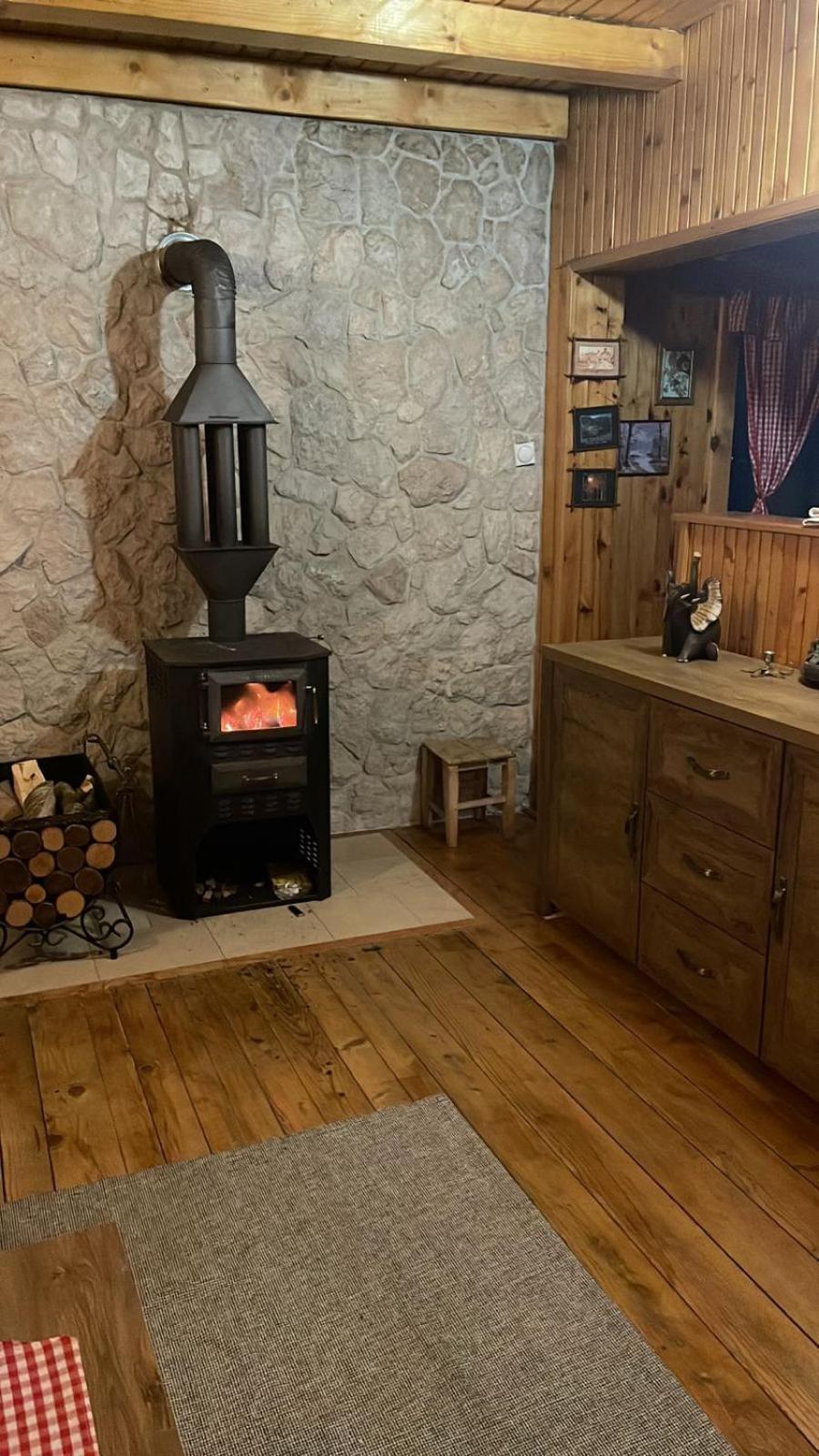 Cottage with Mountain View - Photo 18