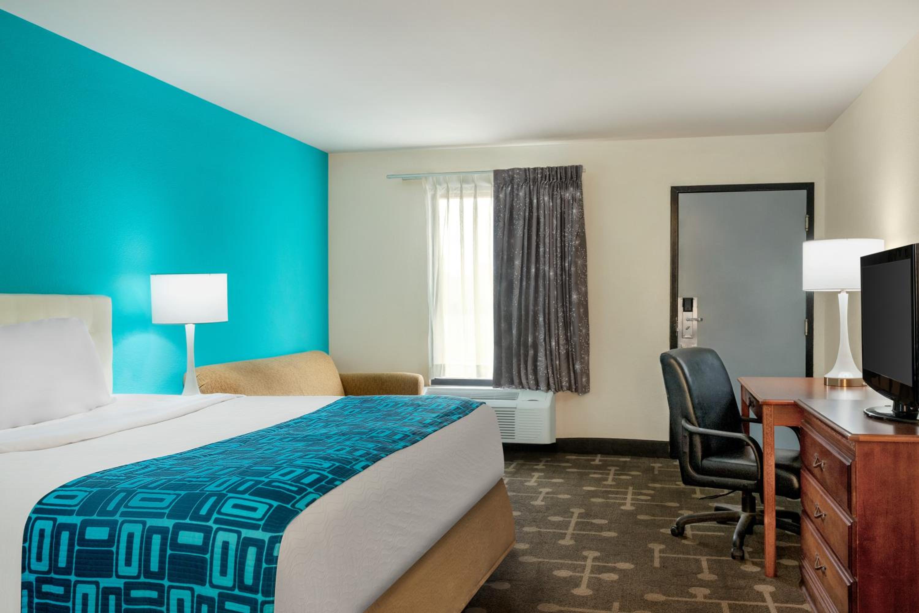 King Room - Non-Smoking - Photo 1