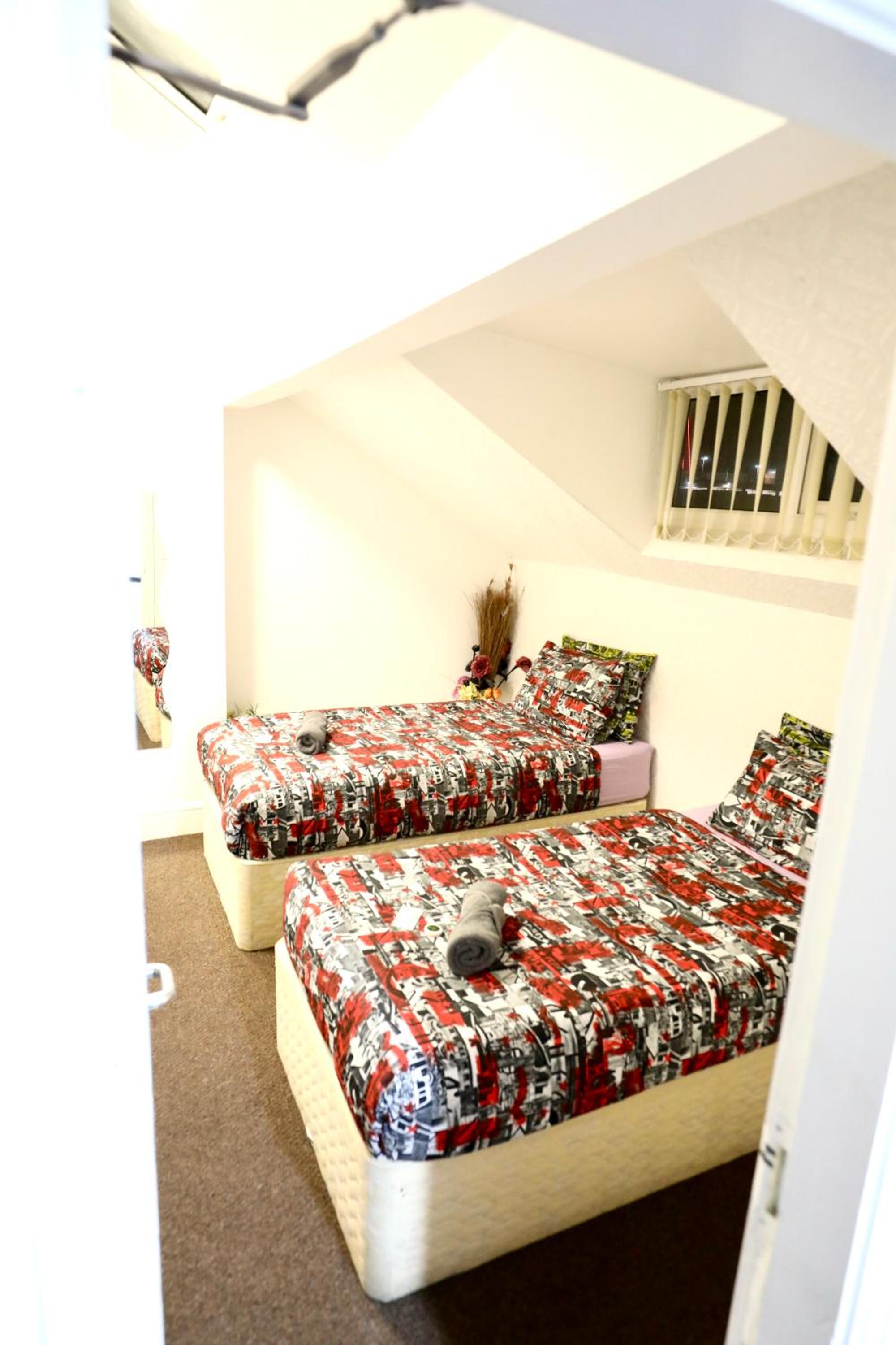 Twin Room with Private Bathroom